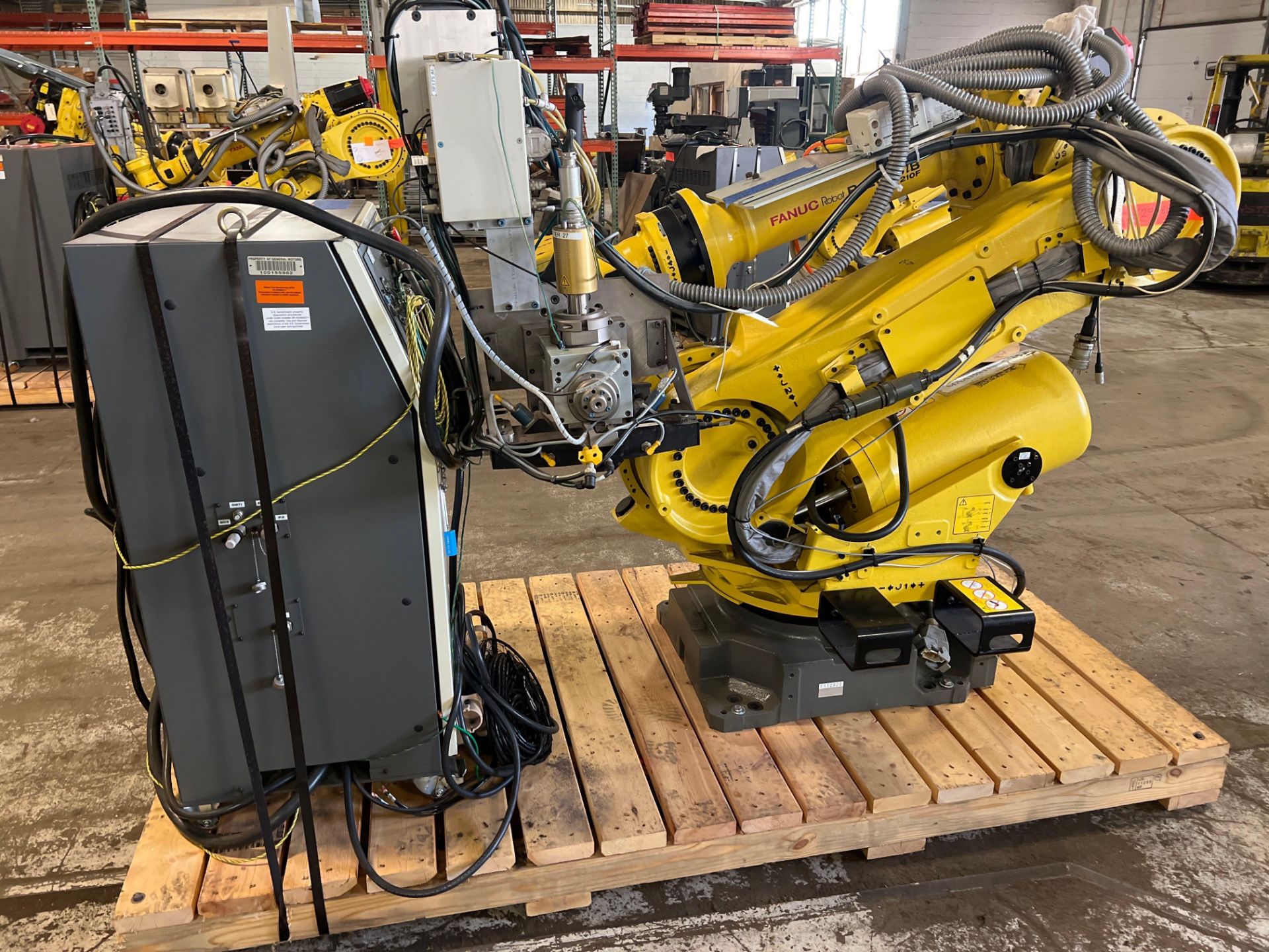 2011 Fanuc R2000iB 210F w/R30iA Controller