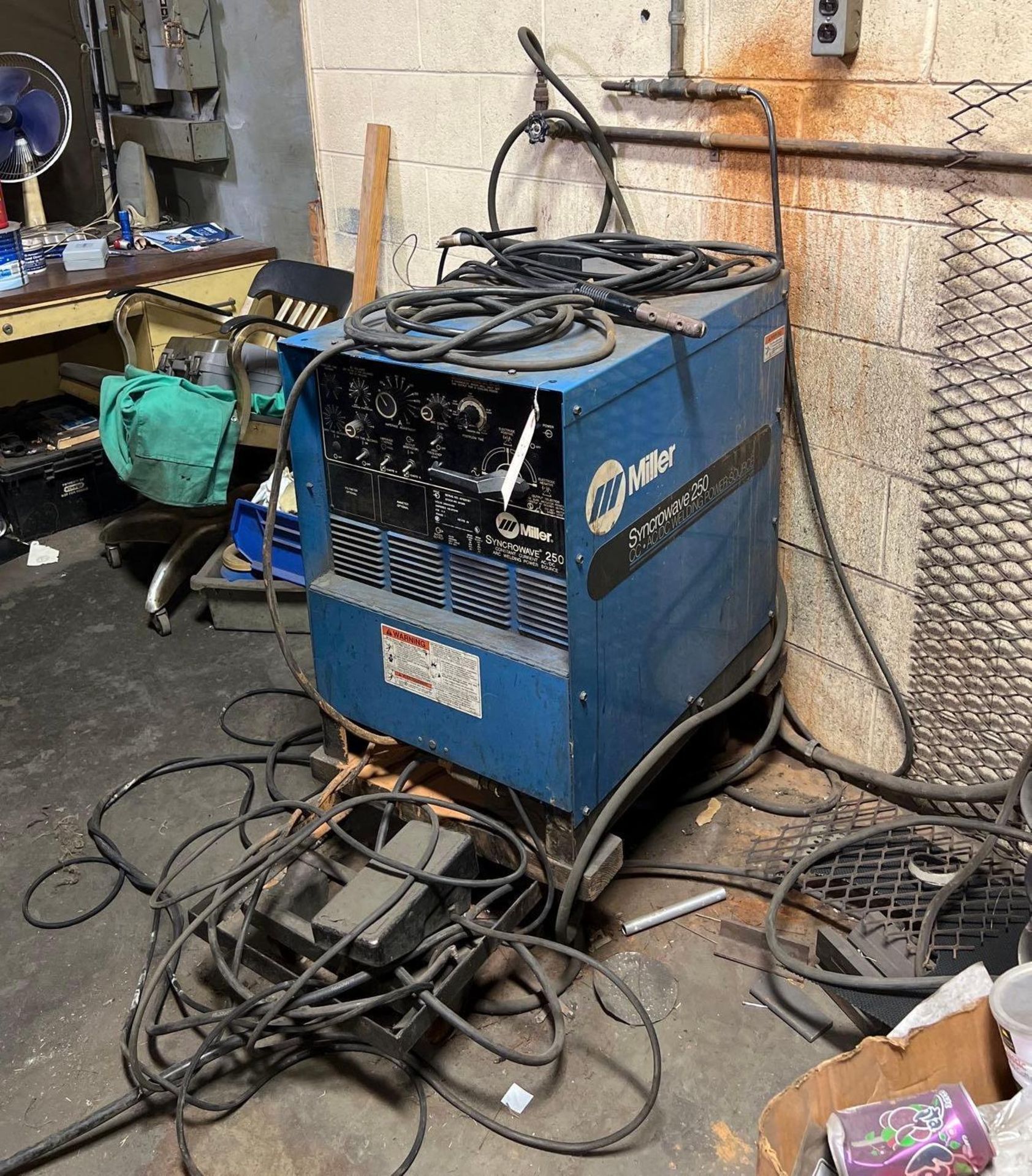 Miller Syncrowave 250 Power Welding Supply