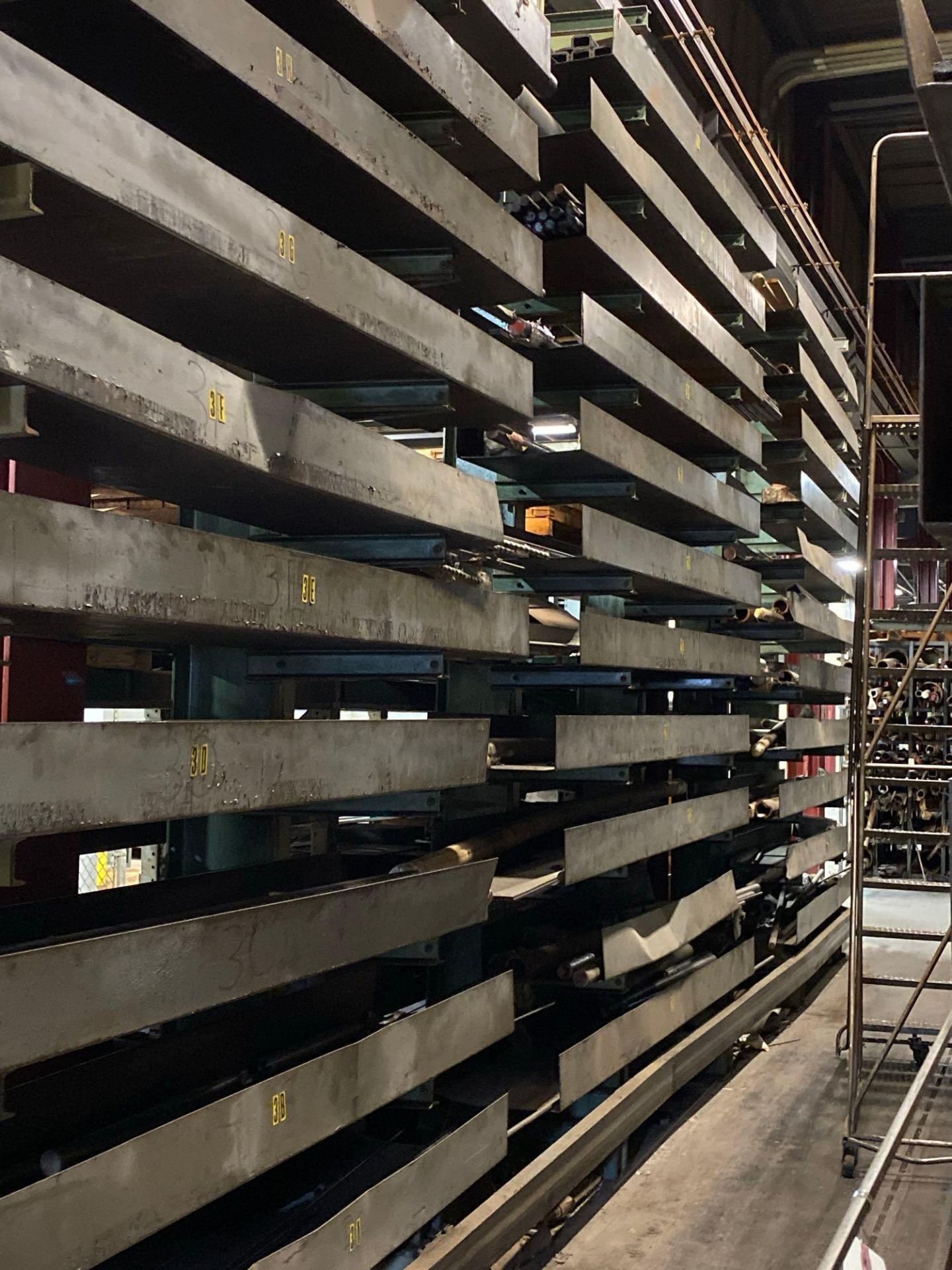 Loading fee TBD Cantilever Shelving w/ Steel, Aluminum, Pipe & Materials, Large Lot Cantilever Secti - Image 7 of 9