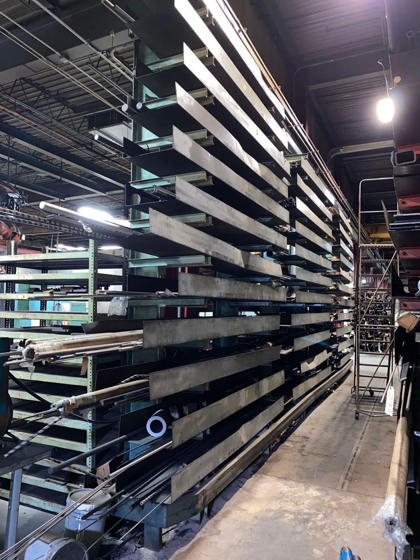 Loading fee TBD Cantilever Shelving w/ Steel, Aluminum, Pipe & Materials, Large Lot Cantilever Secti - Image 5 of 9