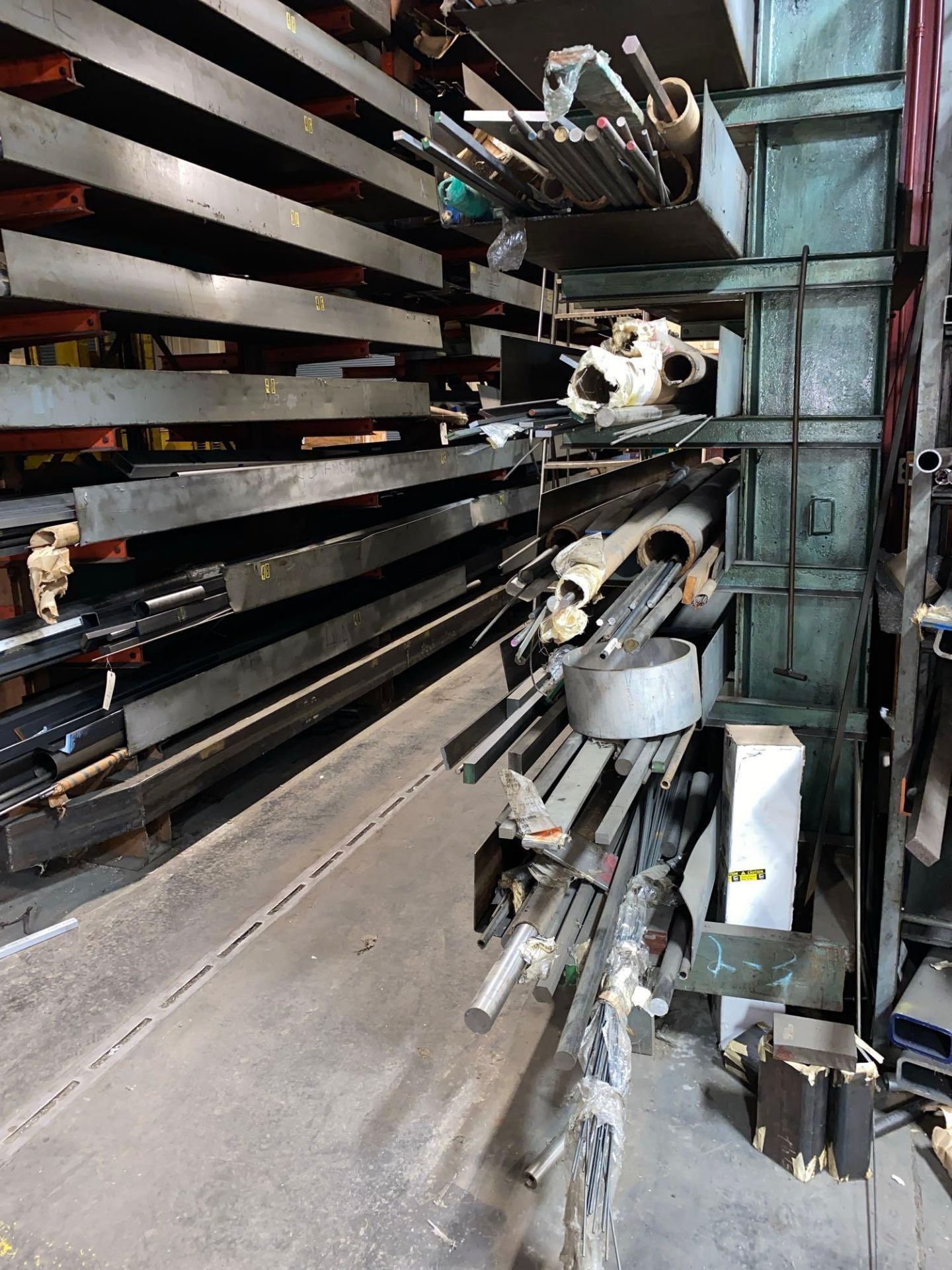 Loading fee TBD Cantilever Shelving w/ Steel, Aluminum, Pipe & Materials, Large Lot Cantilever Secti - Image 2 of 9