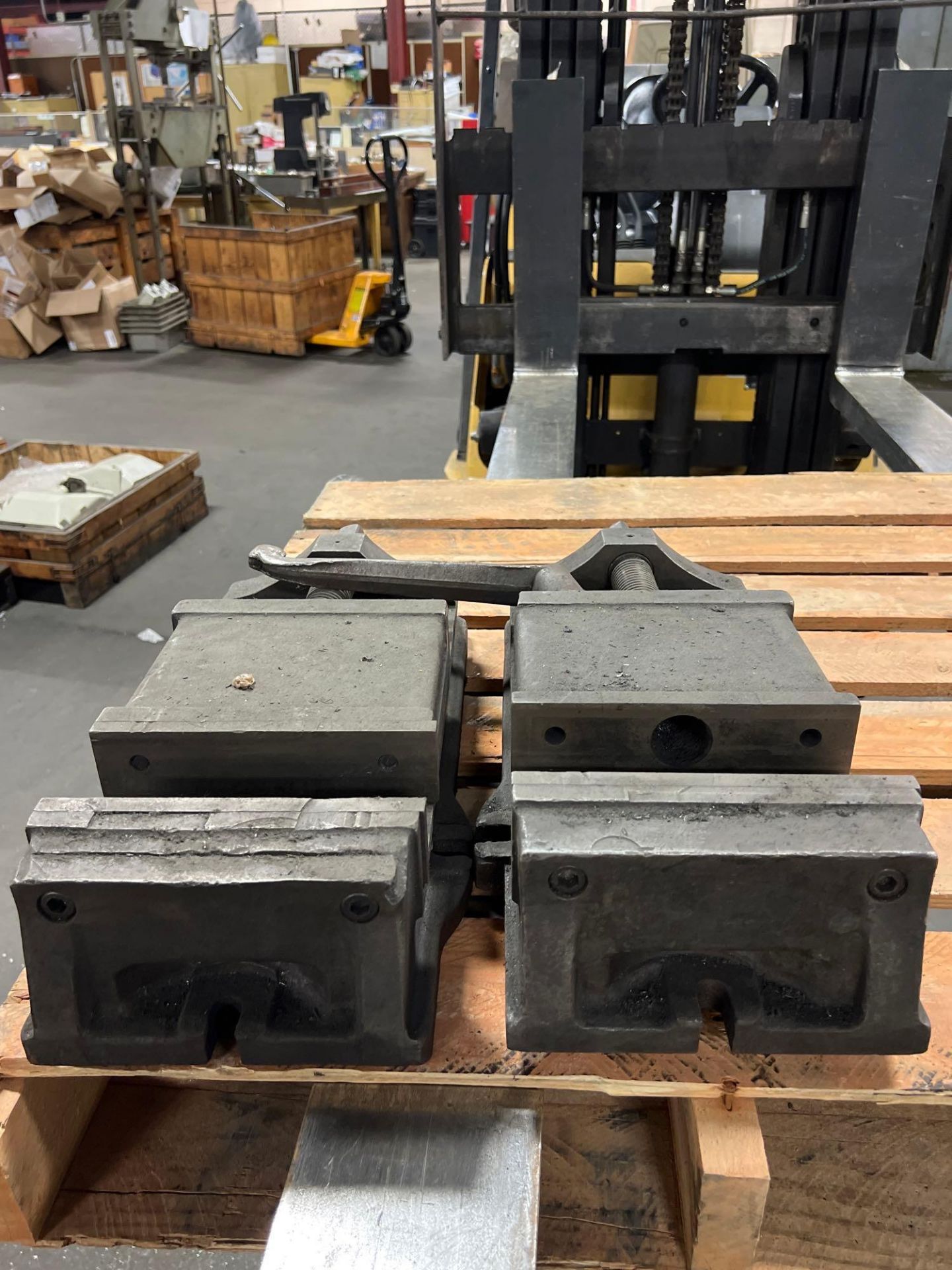 Lot of (2) 8" HD Milling Vises - Image 5 of 6