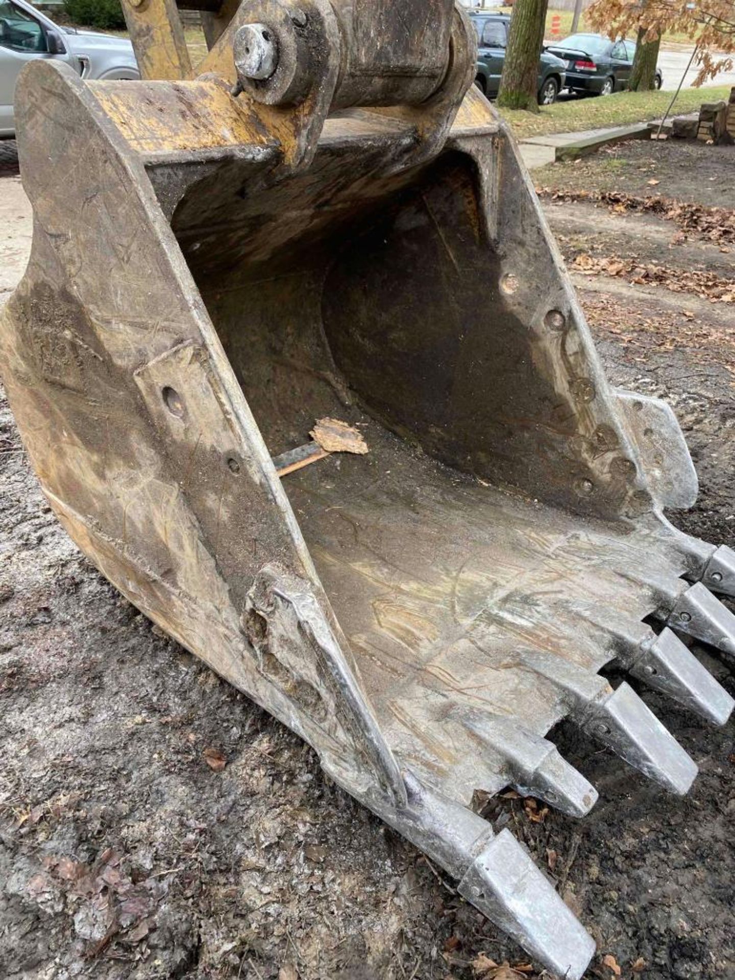 Cat 318B Excavator - Image 14 of 35