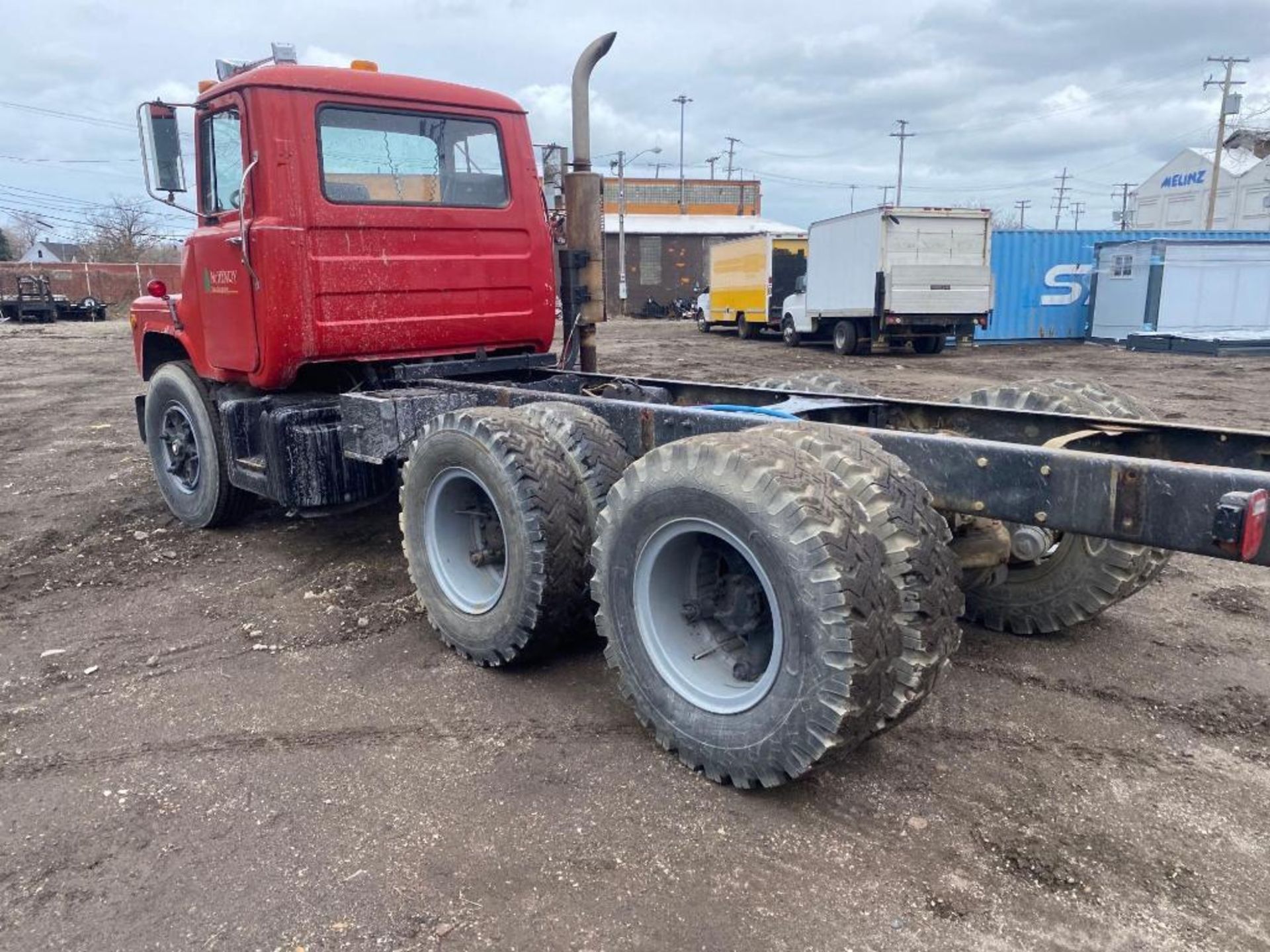 1988 Mack Model 600 Tandem Axle Tractor / Truck - Image 8 of 11