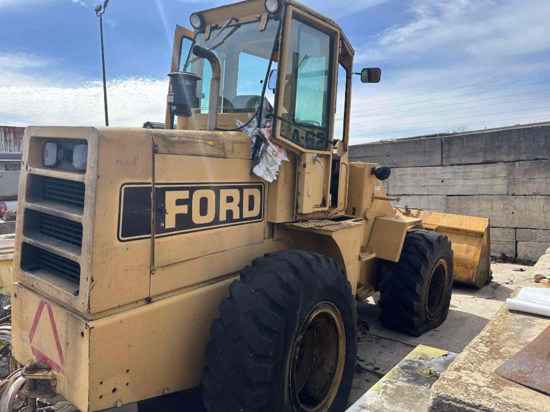Ford A62 Diesel Loader (located off-site, please read description) - Image 12 of 14