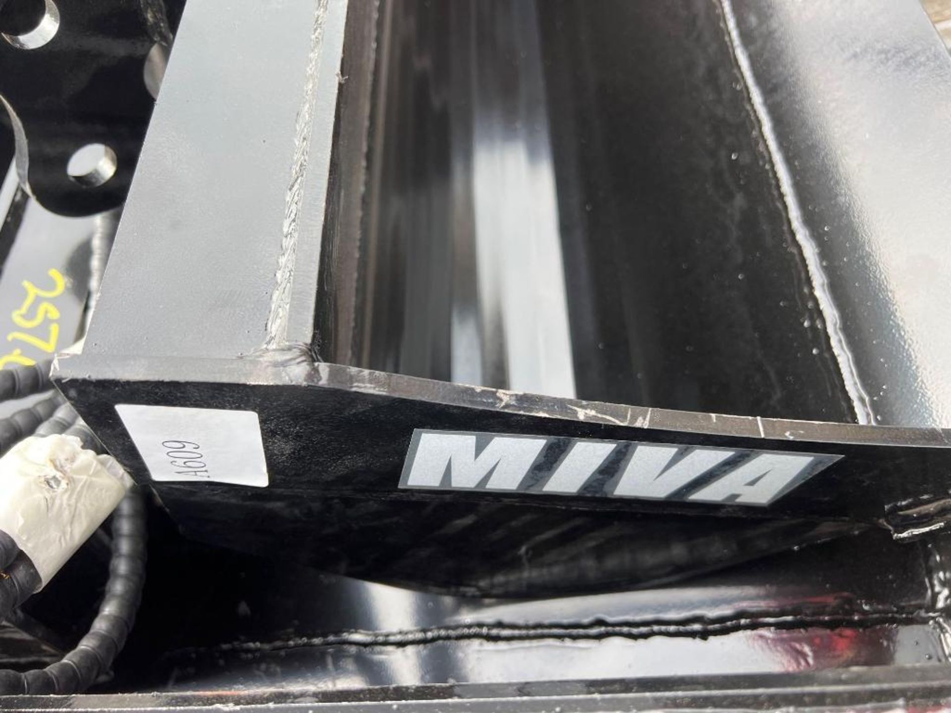 Miva Mini Excavator tilting Bucket - Image 3 of 3