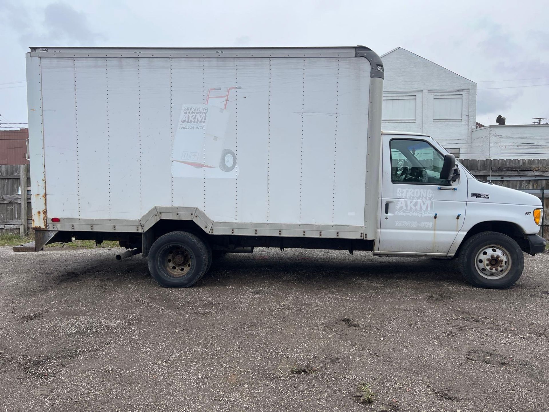 2001 Ford E-450 Super Duty Utility Van