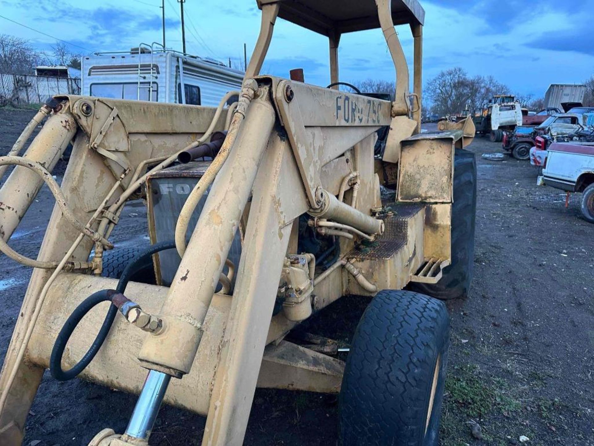 Ford 750 Backhoe (Parts Machine) (located off-site, please read description) - Image 4 of 5