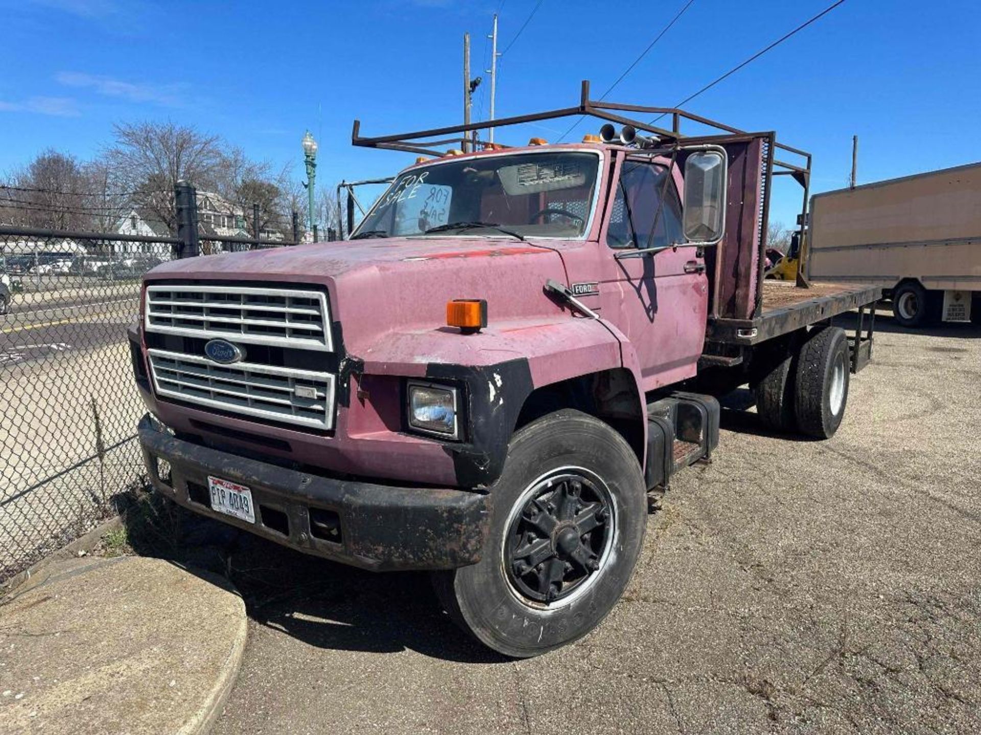 1986 Ford F-700 Diesel Flatbed Truck (located off-site, please read description) - Image 2 of 19
