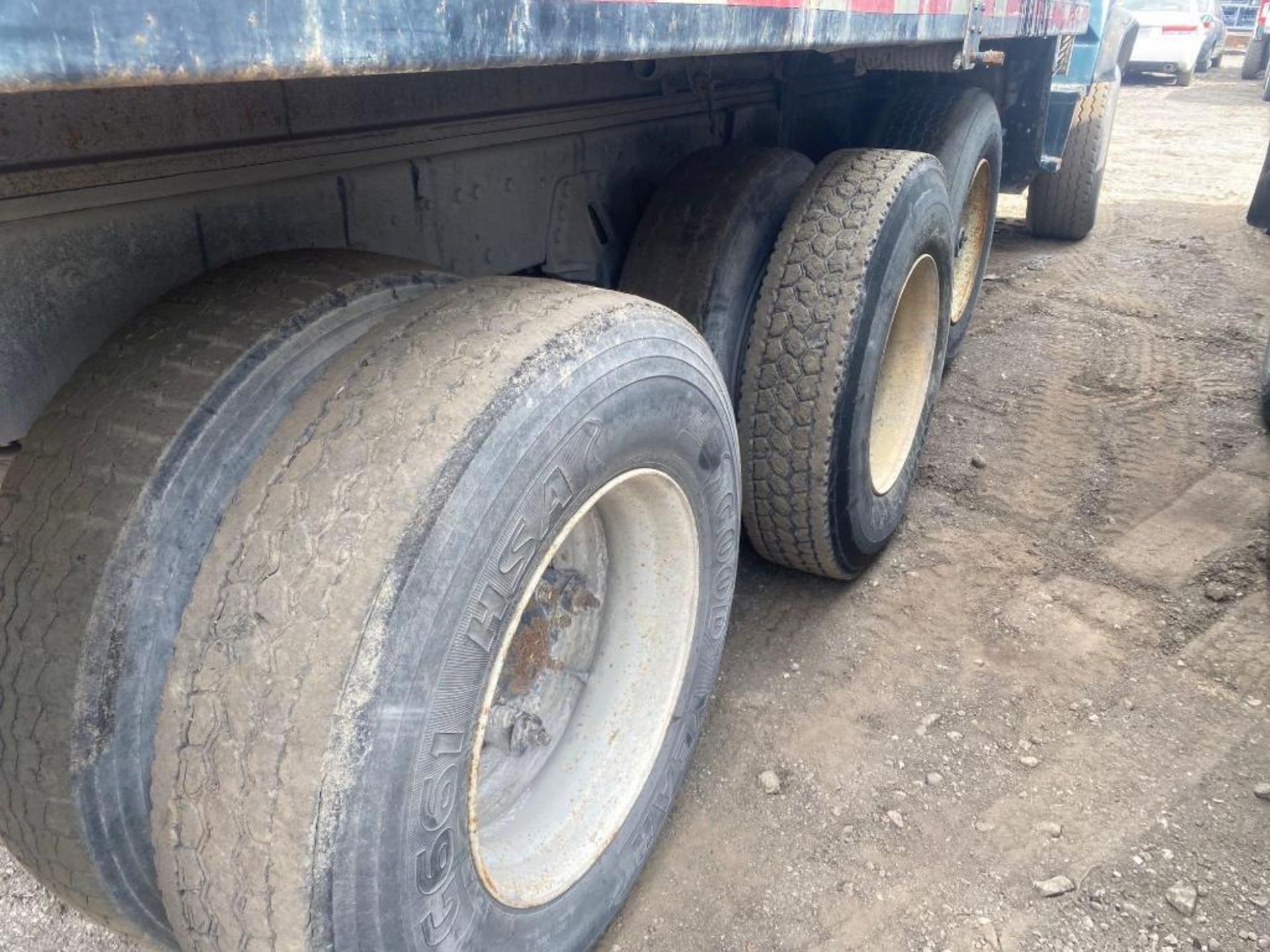 1995 Ford LTS9000 Tri-Axle Dump Truck - Image 12 of 14