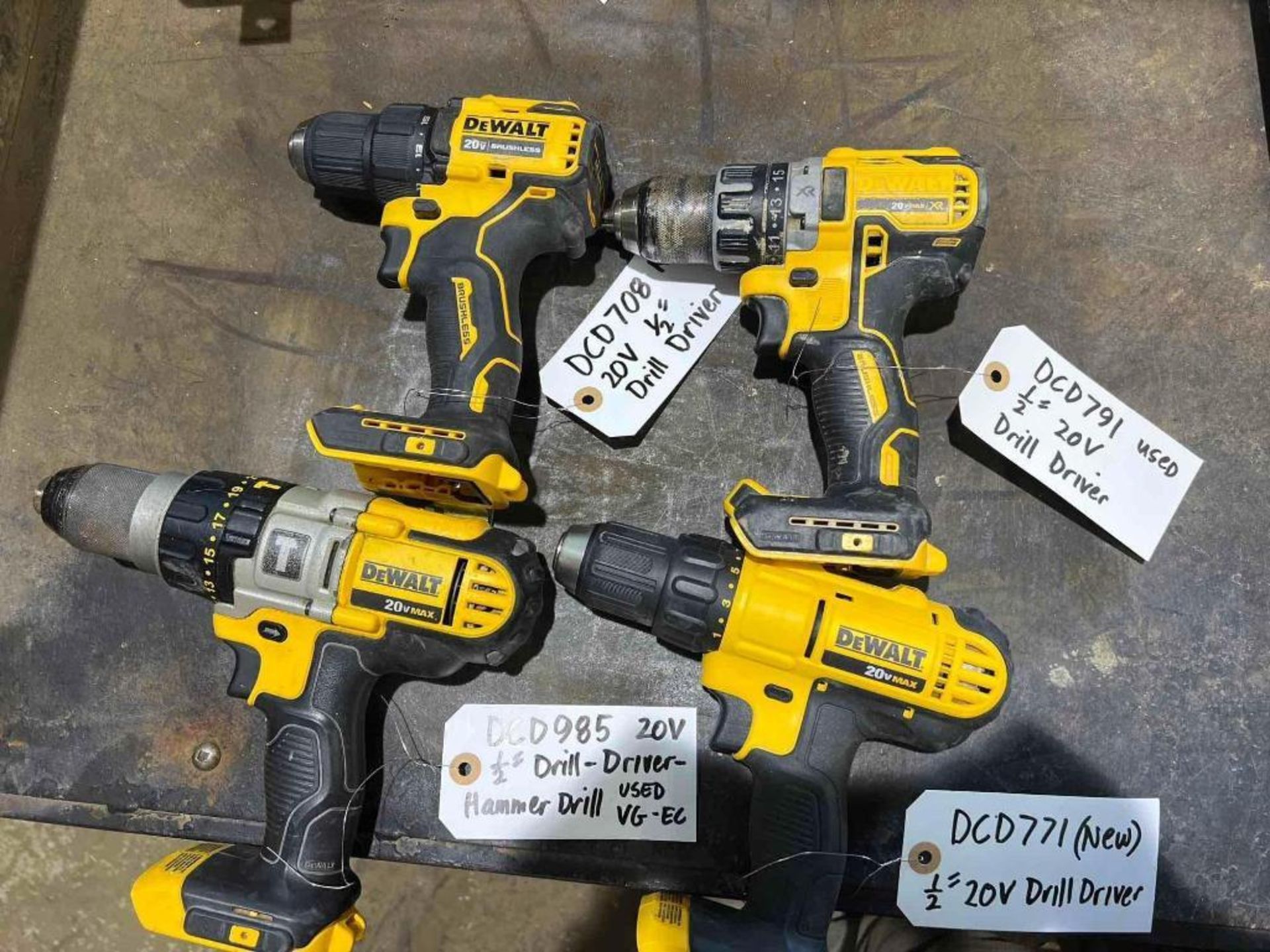 (4) 20v Cordless Dewalt Drill/Drivers.