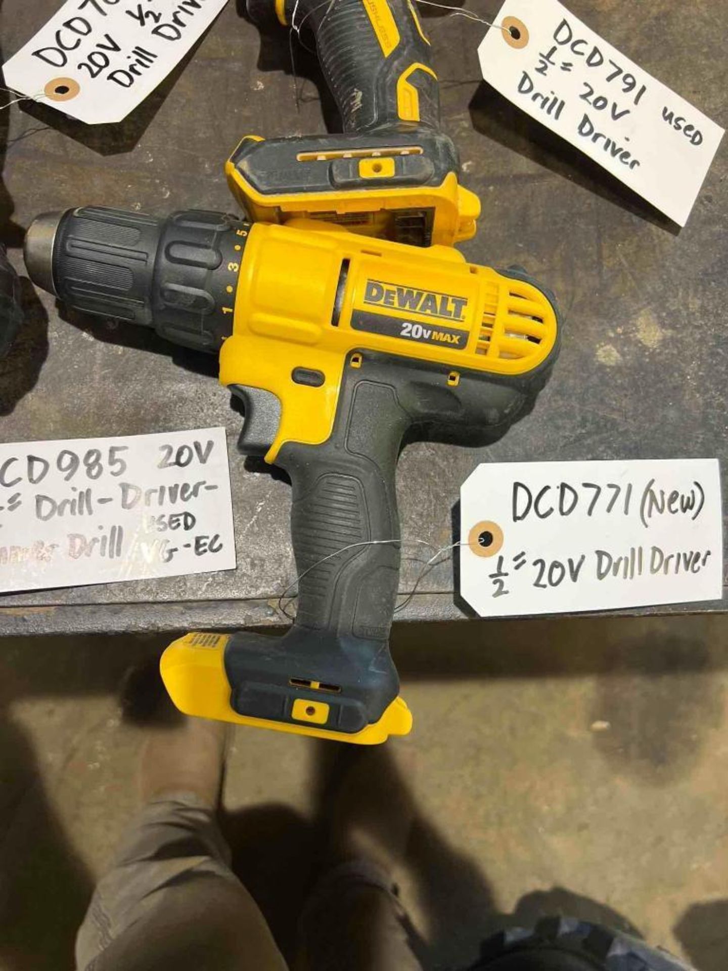 (4) 20v Cordless Dewalt Drill/Drivers. - Image 2 of 5