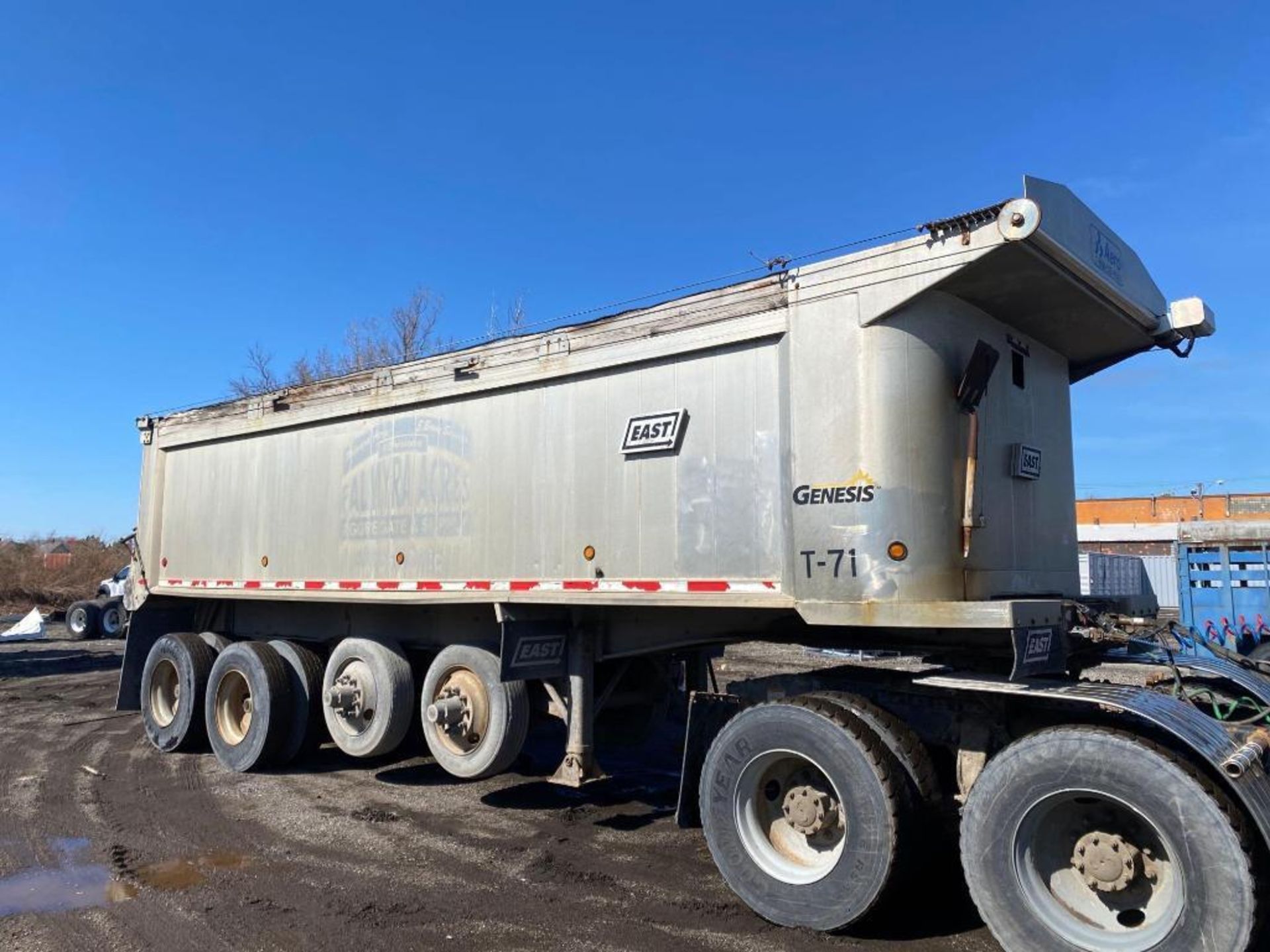 2006 East Manufacturing Co Quad Axle Aluminum Dump Trailer - Image 9 of 10