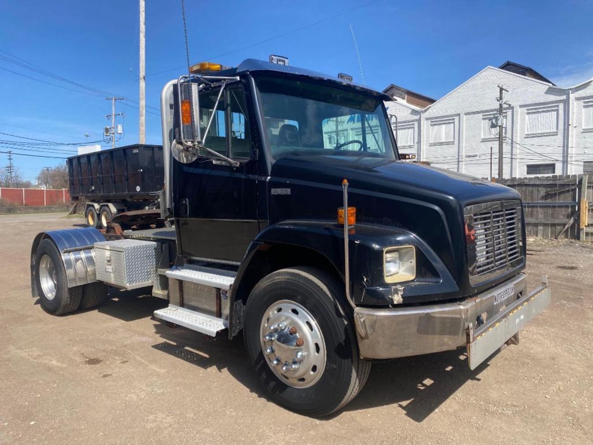 1998 Freightliner FL70 Single Axle Auto Tractor / Truck