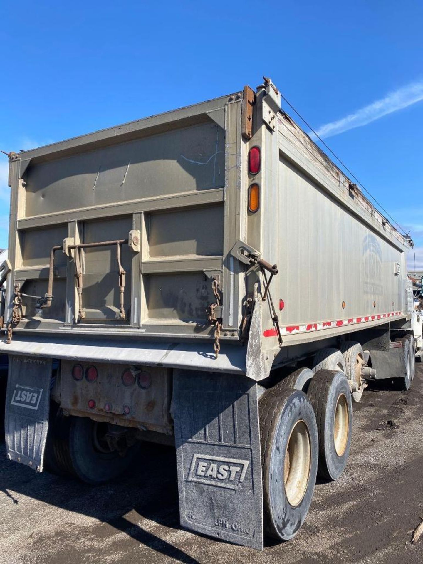 2006 East Manufacturing Co Quad Axle Aluminum Dump Trailer - Image 6 of 10