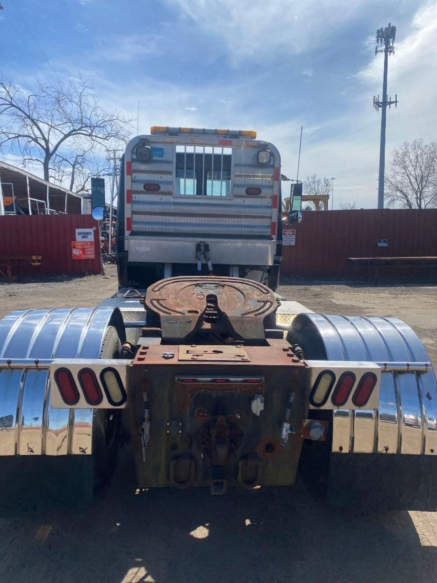 1998 Freightliner FL70 Single Axle Auto Tractor / Truck - Image 6 of 18