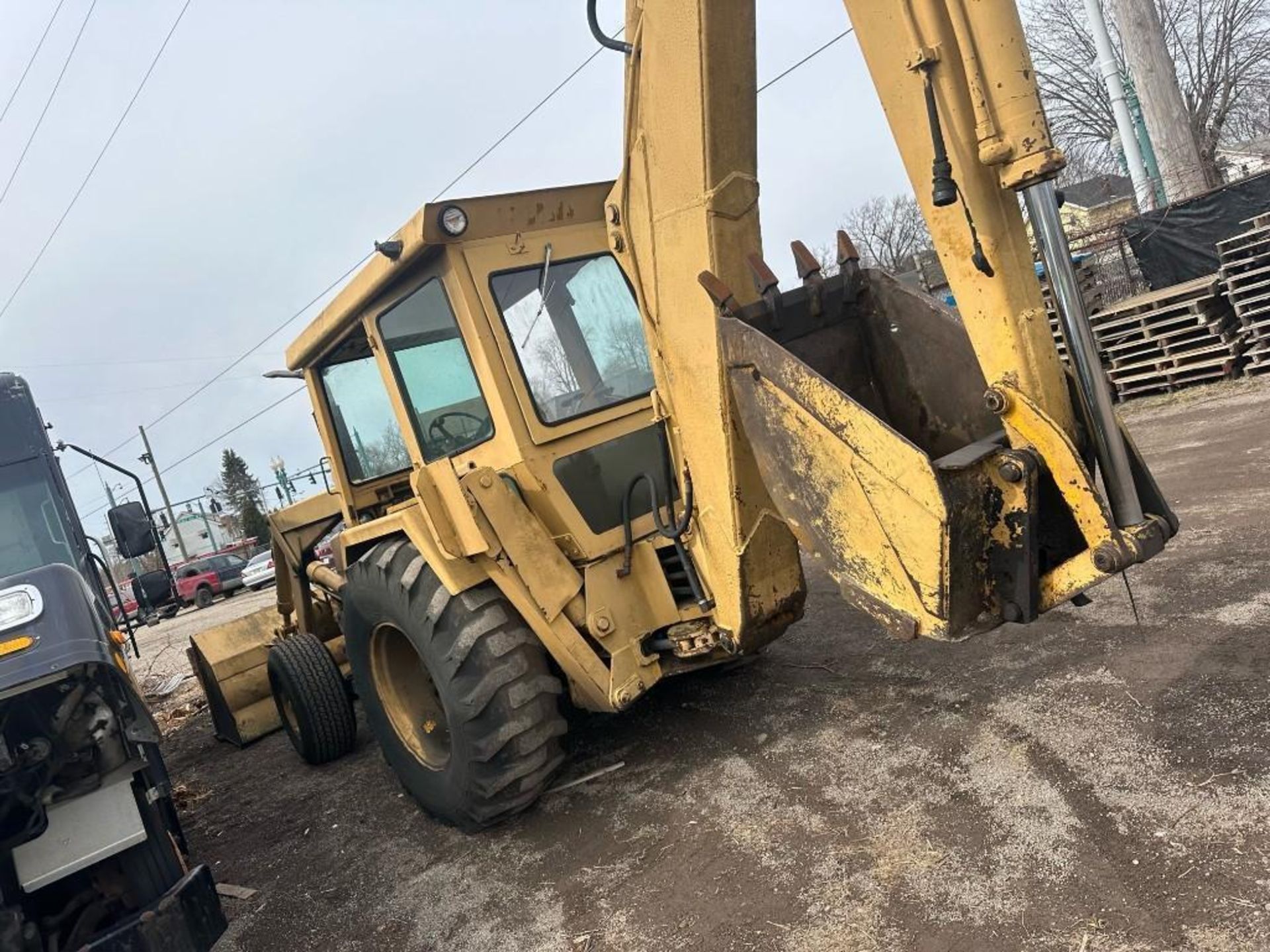 Ford 750 backhoe (located off-site, please read description) - Image 2 of 12