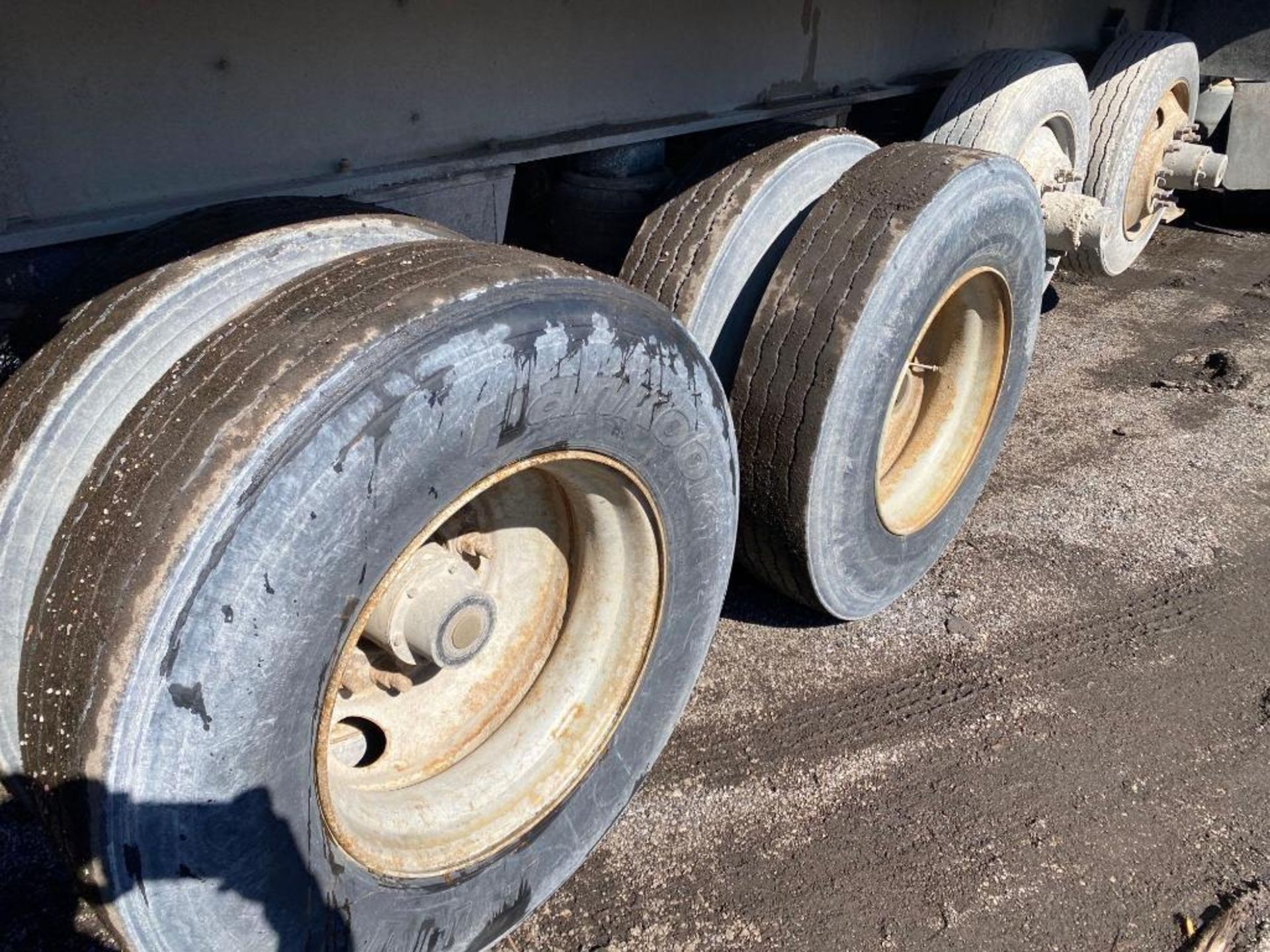 2006 East Manufacturing Co Quad Axle Aluminum Dump Trailer - Image 7 of 10