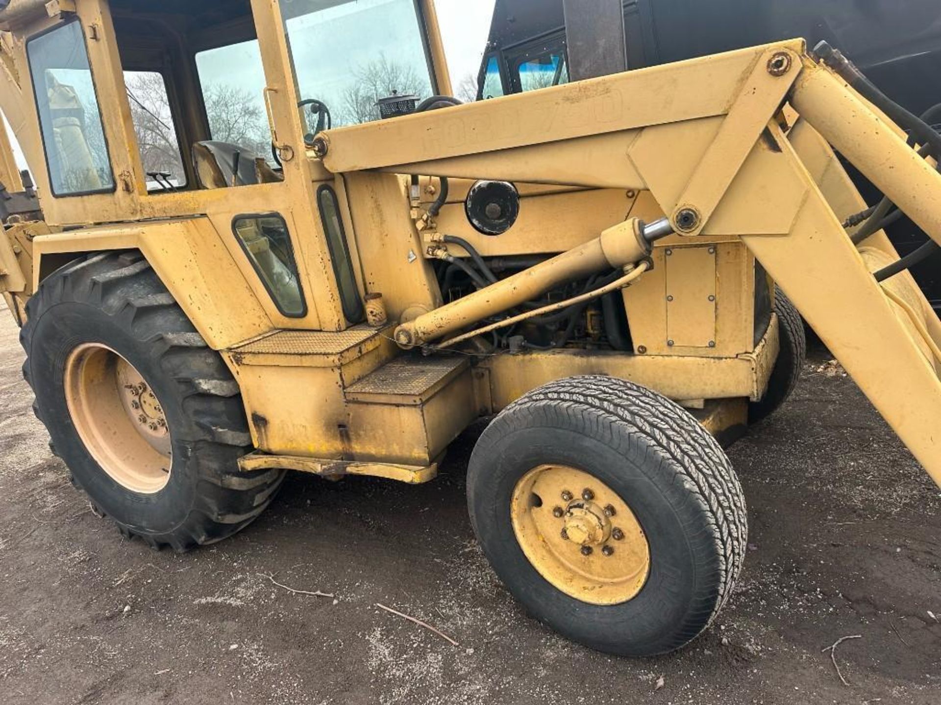 Ford 750 backhoe (located off-site, please read description) - Image 5 of 12