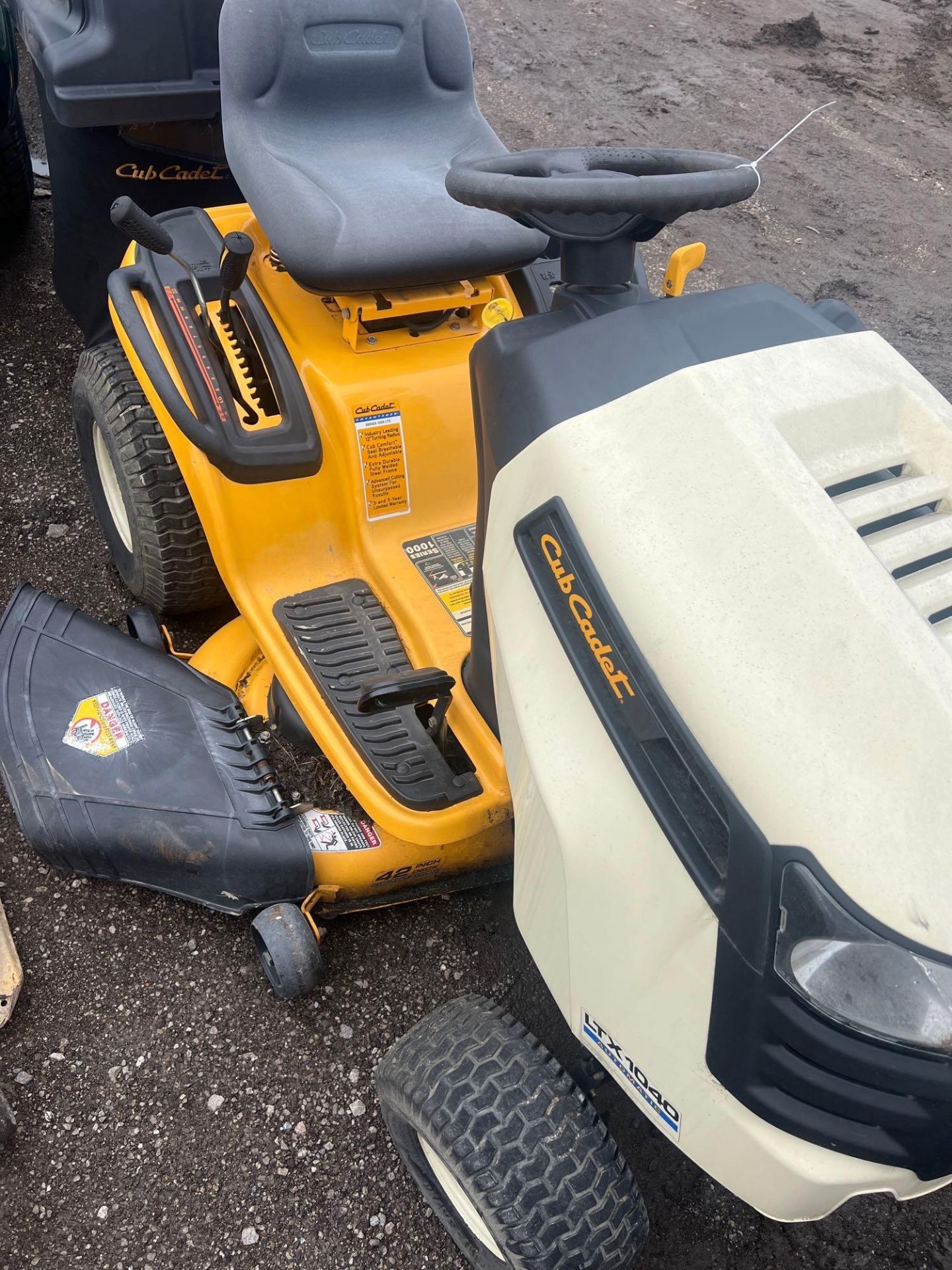 Cub Cadet LTX 1040 Riding Lawn Mower - Image 3 of 4