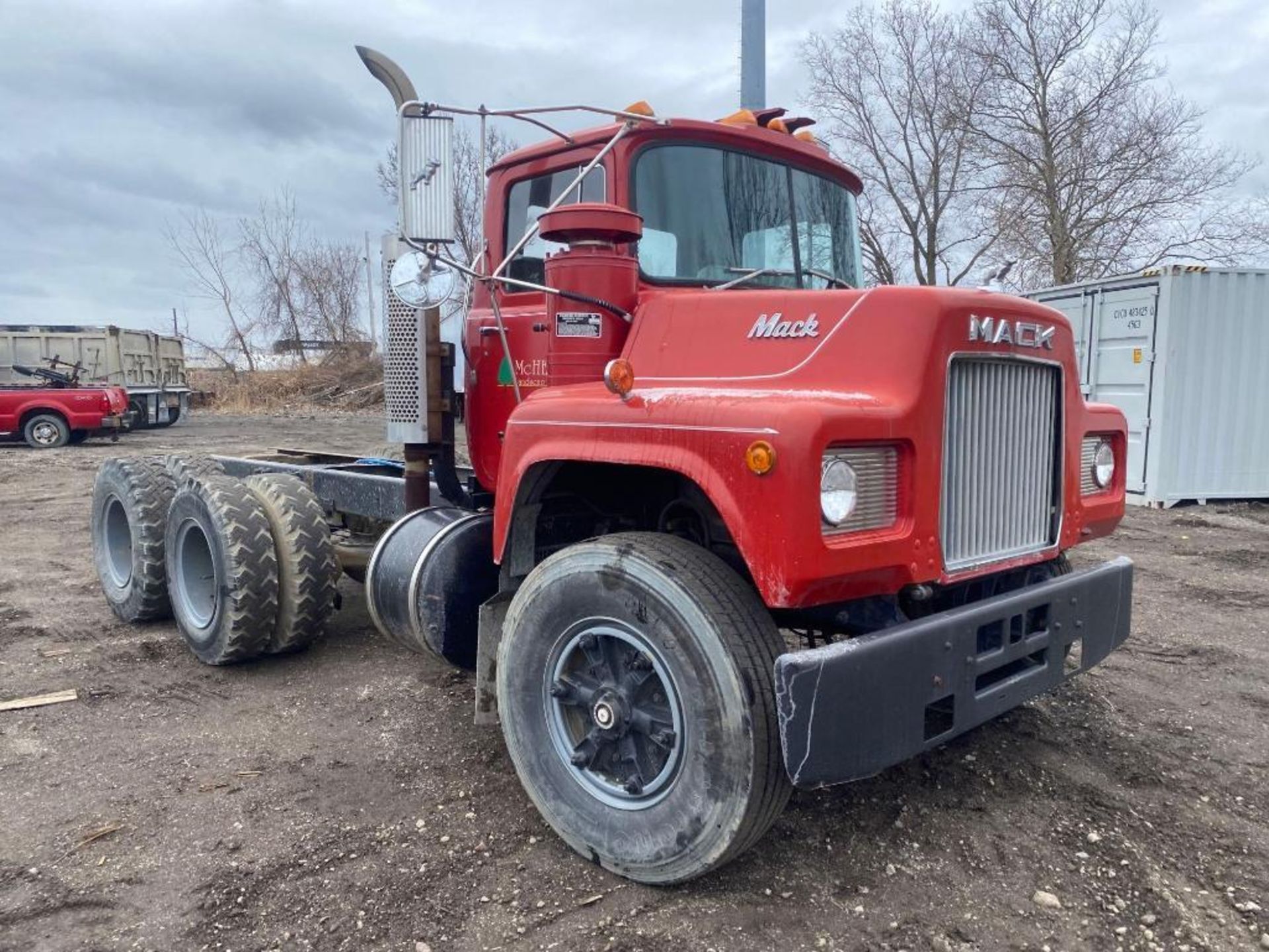 1988 Mack Model 600 Tandem Axle Tractor / Truck - Image 2 of 11