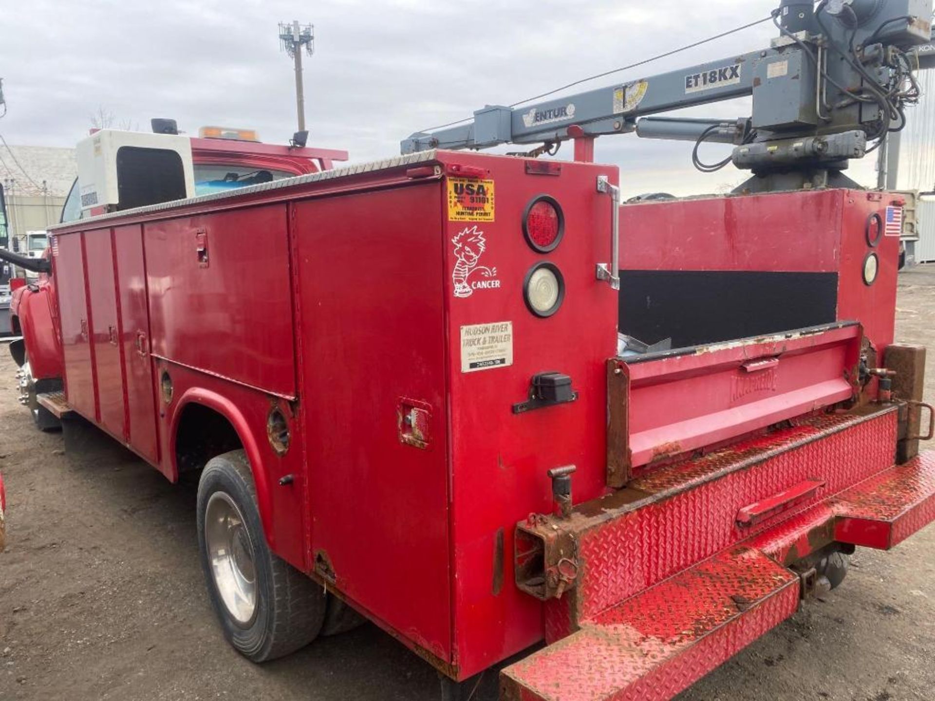 2005 Chevrolet 5500 Service Truck - Image 11 of 18