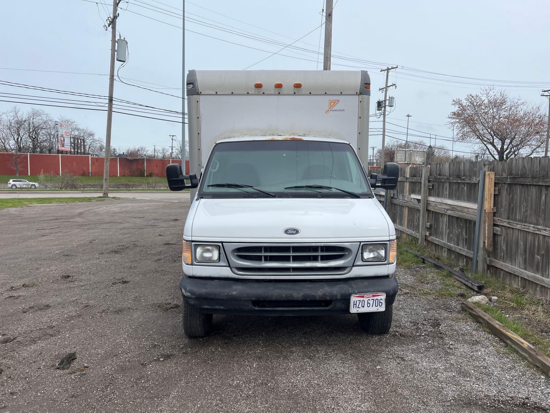 2001 Ford E-450 Super Duty Utility Van - Image 2 of 4