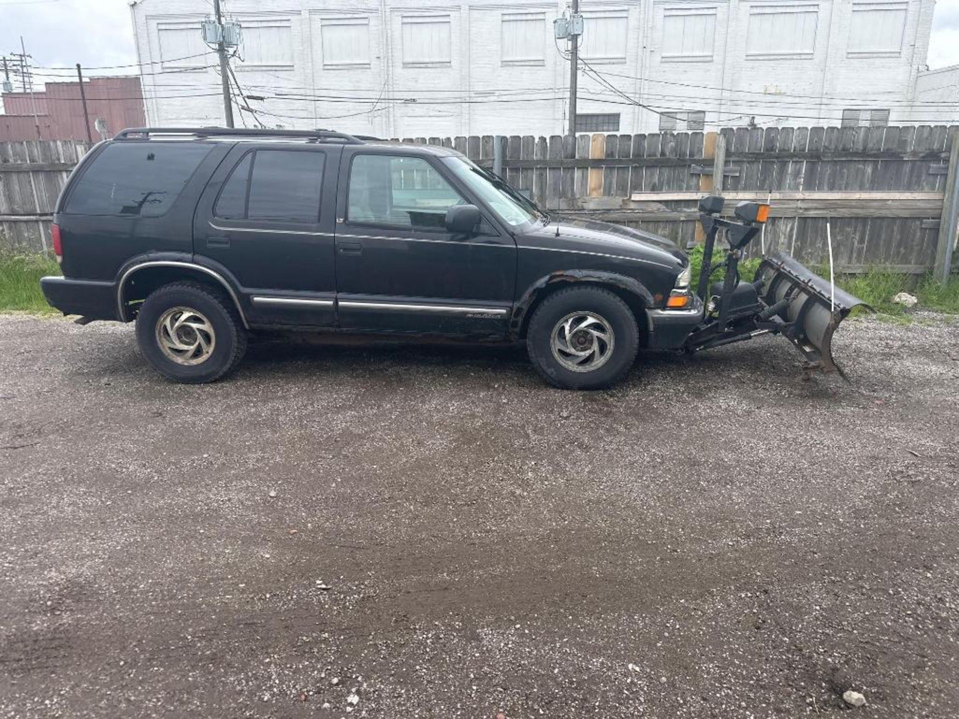 2000 Chevrolet Blazer with Plow - Image 2 of 6