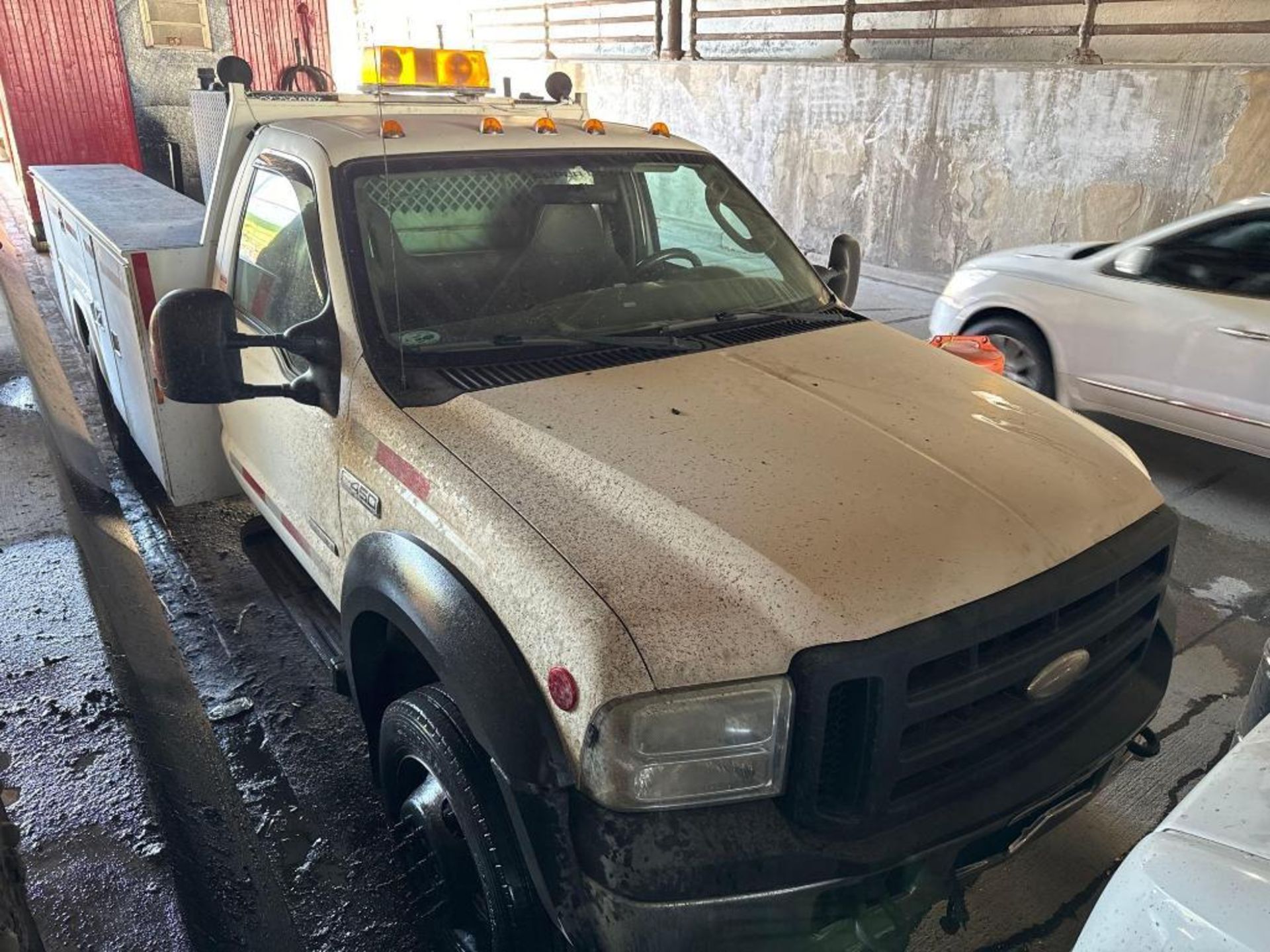 2006 Ford F-450 Diesel Service Truck (located offsite-please read full description) - Image 8 of 9