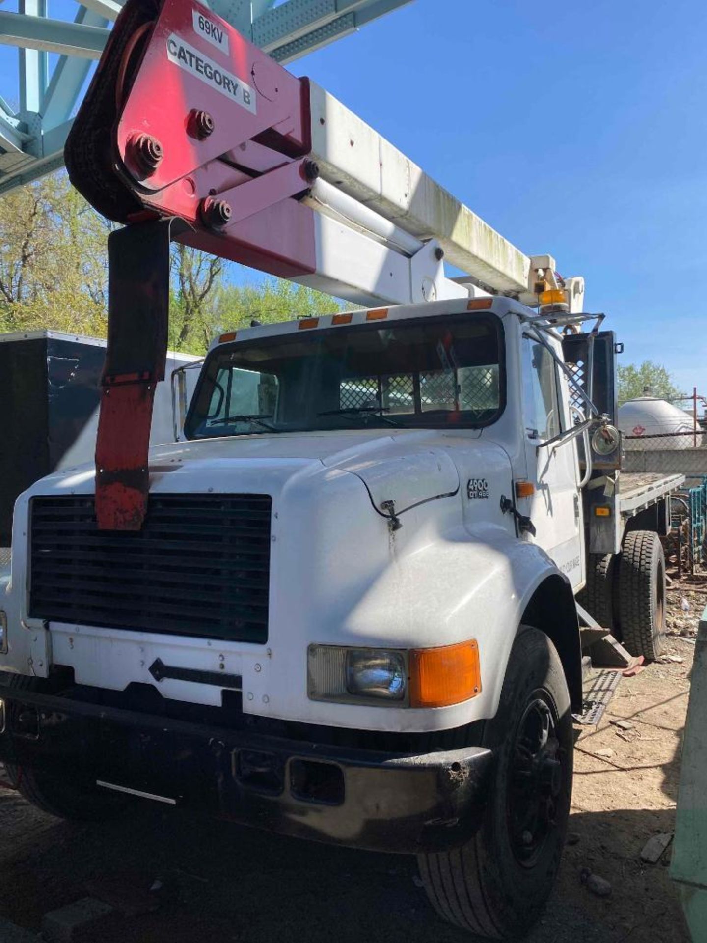 1995 International 4900 42ft Bucket Truck (located offsite-please read full description) - Image 23 of 25