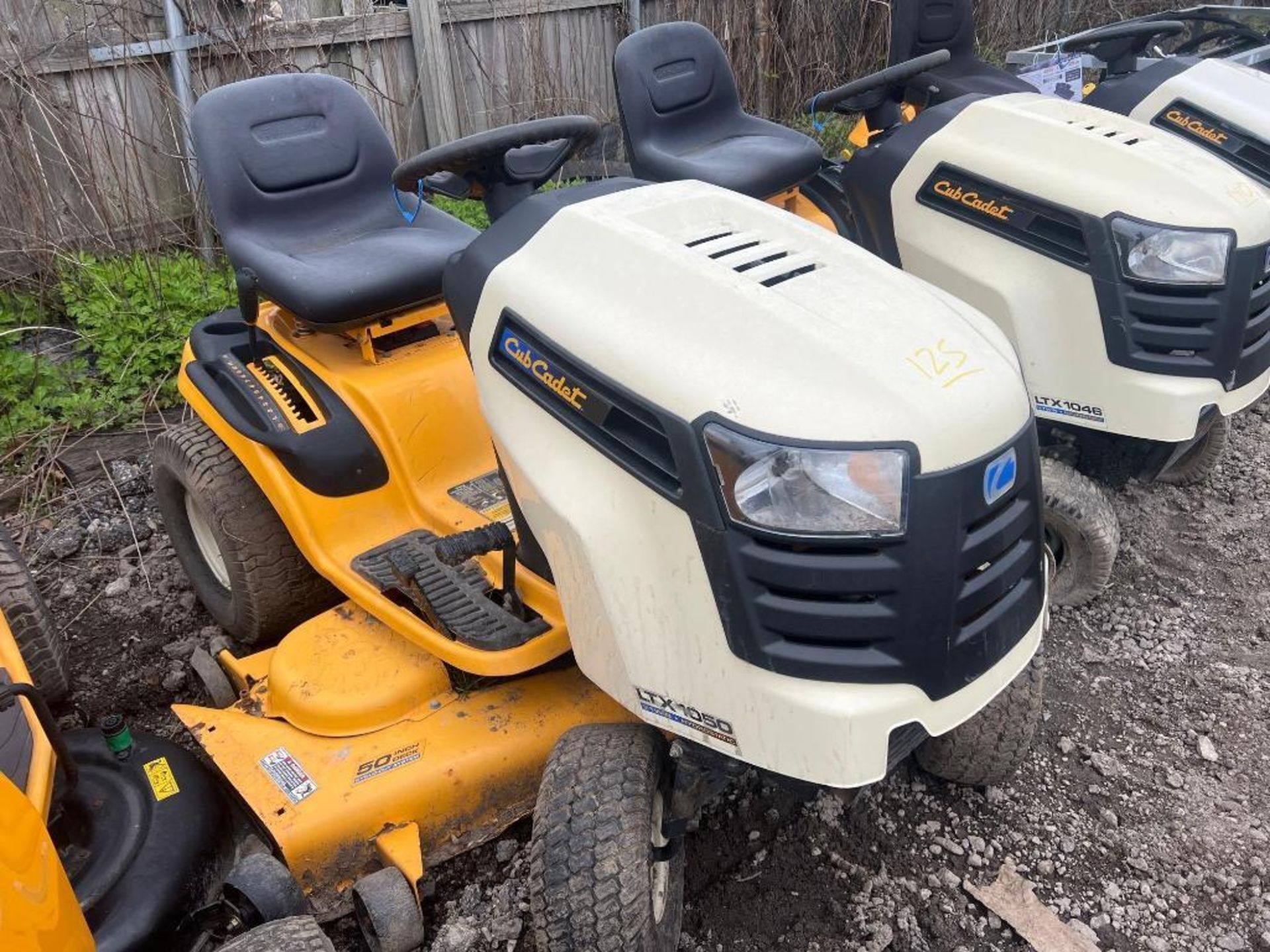 Cub Cadet LTX 1050 - Image 2 of 5