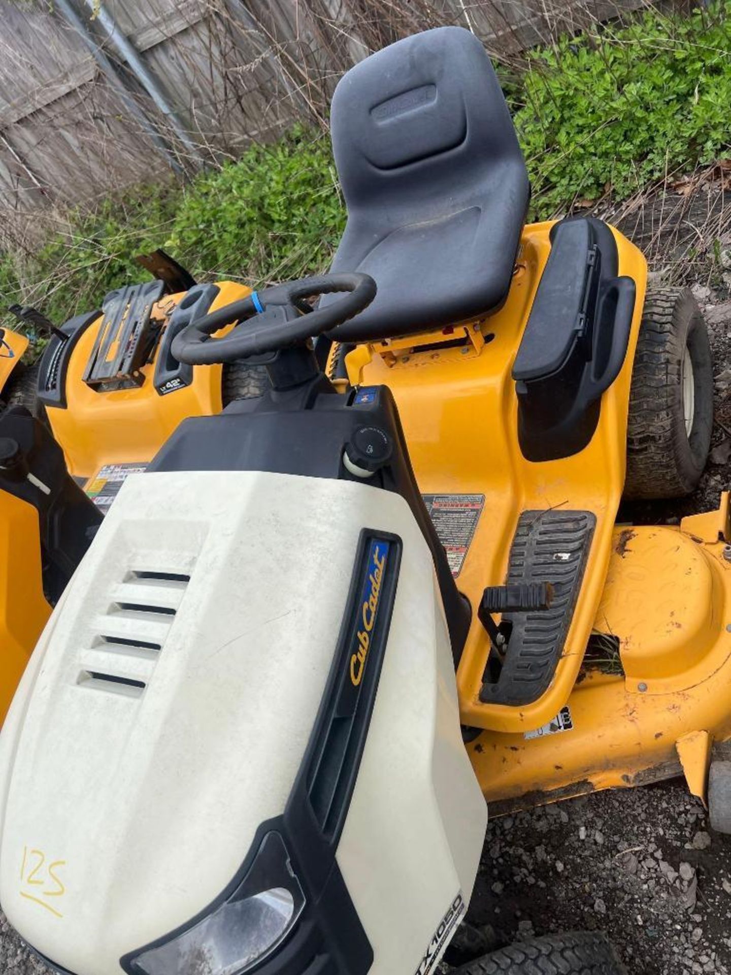 Cub Cadet LTX 1050 - Image 4 of 5