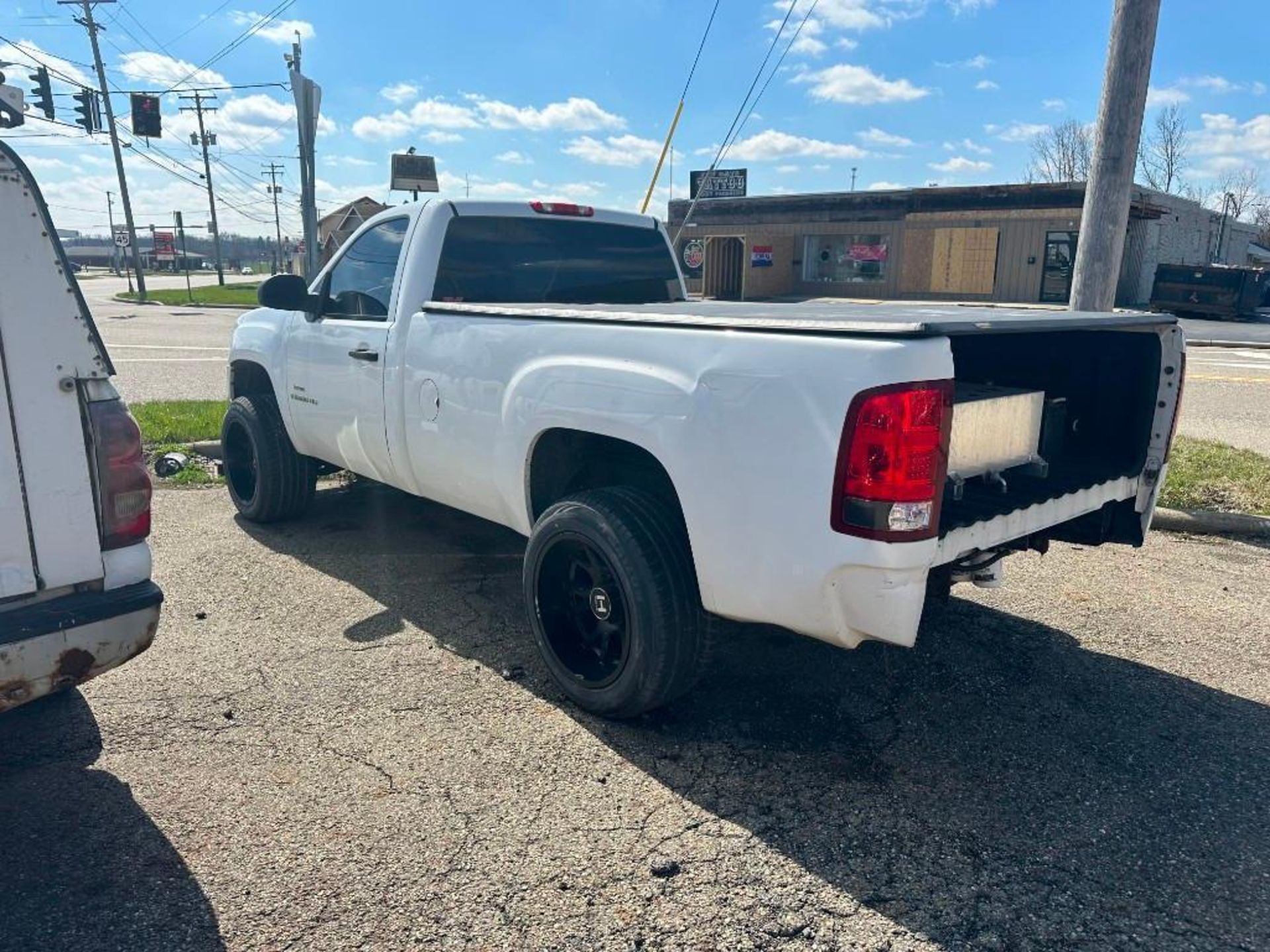 2008 GMC Sierra Pickup Truck (located off-site, please read description) - Image 7 of 11