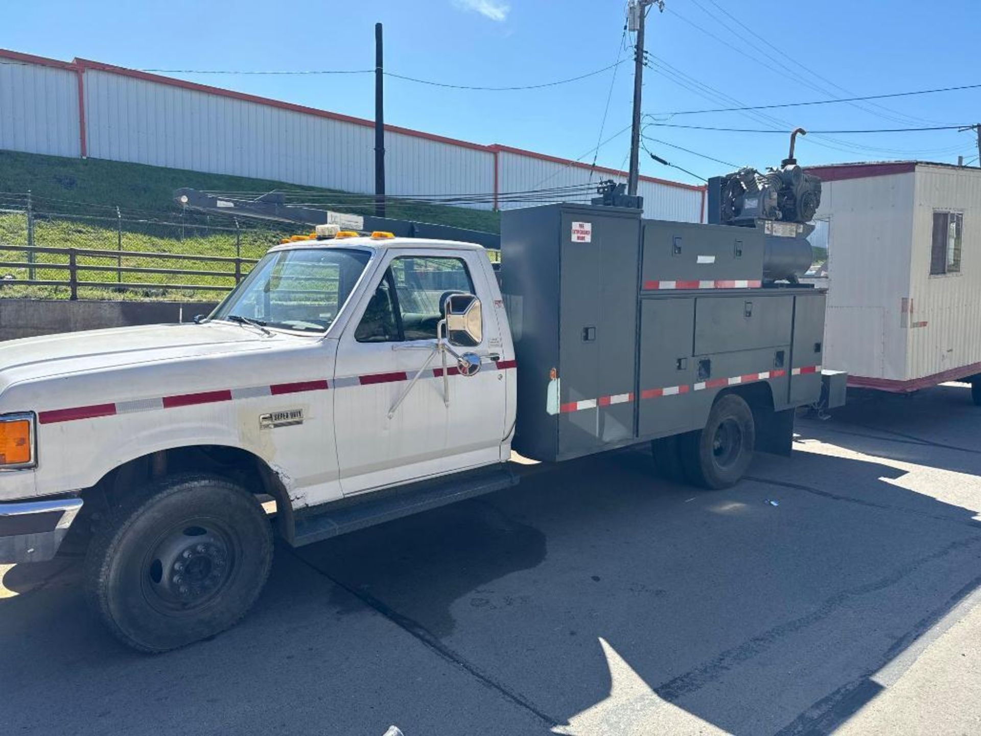 1989 Ford F-450 Diesel Service/Crane Truck (located offsite-please read full description)