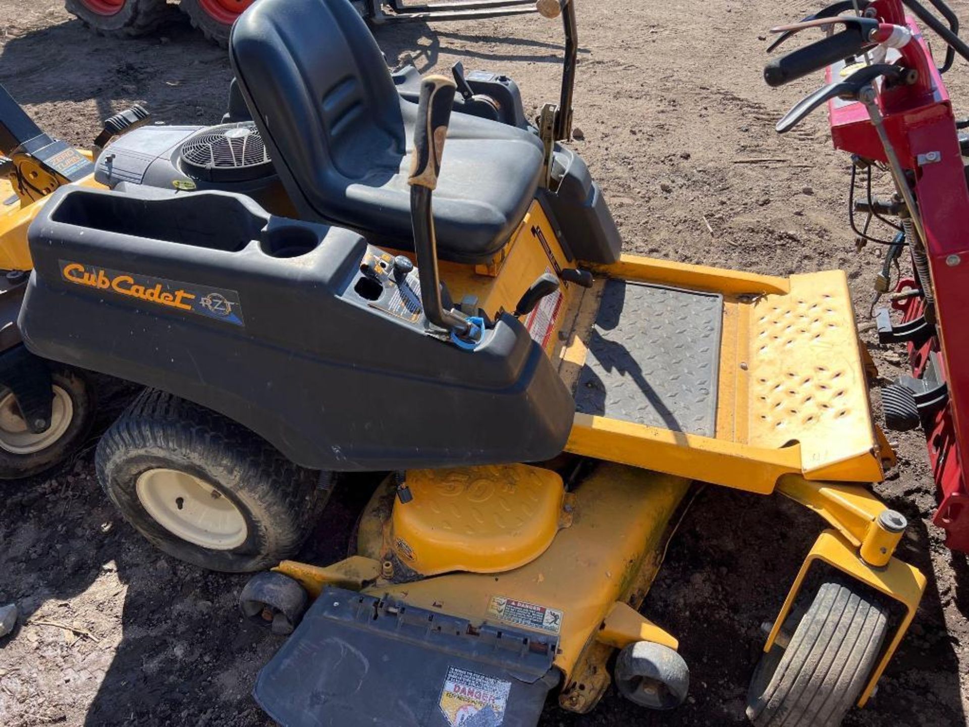 Cub Cadet Riding Lawn-Mower - Image 2 of 6