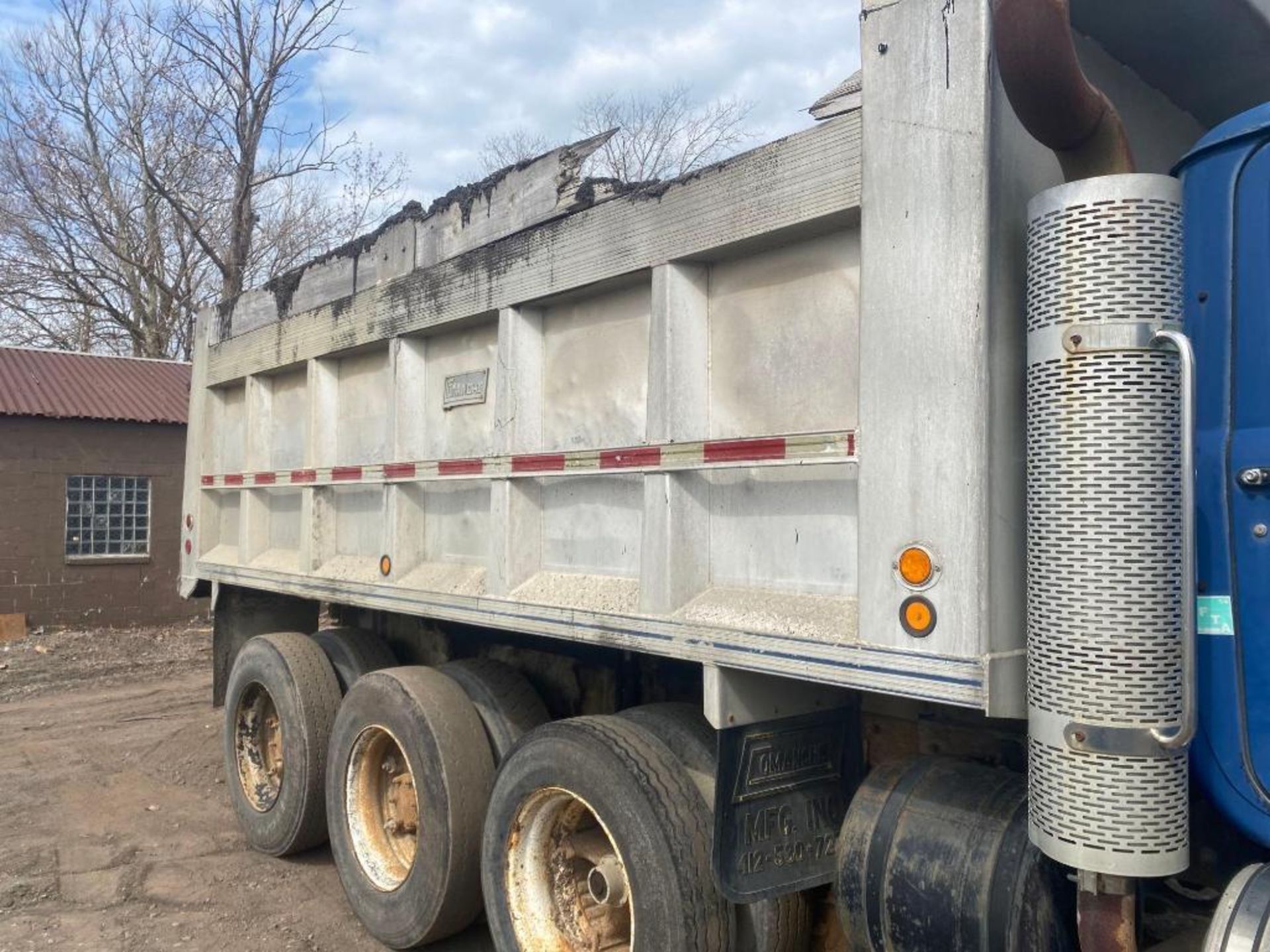 1997 Mack RD600 Tri-Axle Dump Truck - Image 4 of 14