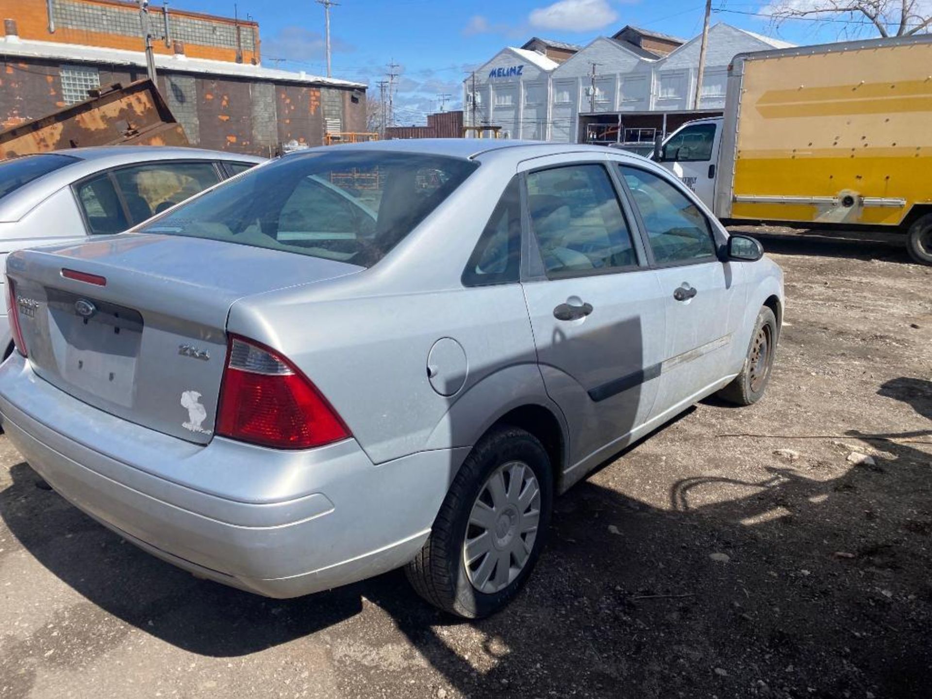 2005 Ford Focus - Image 2 of 8