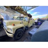 1989 Ford F-800 Digger Derrick Truck (located offsite-please read full description)