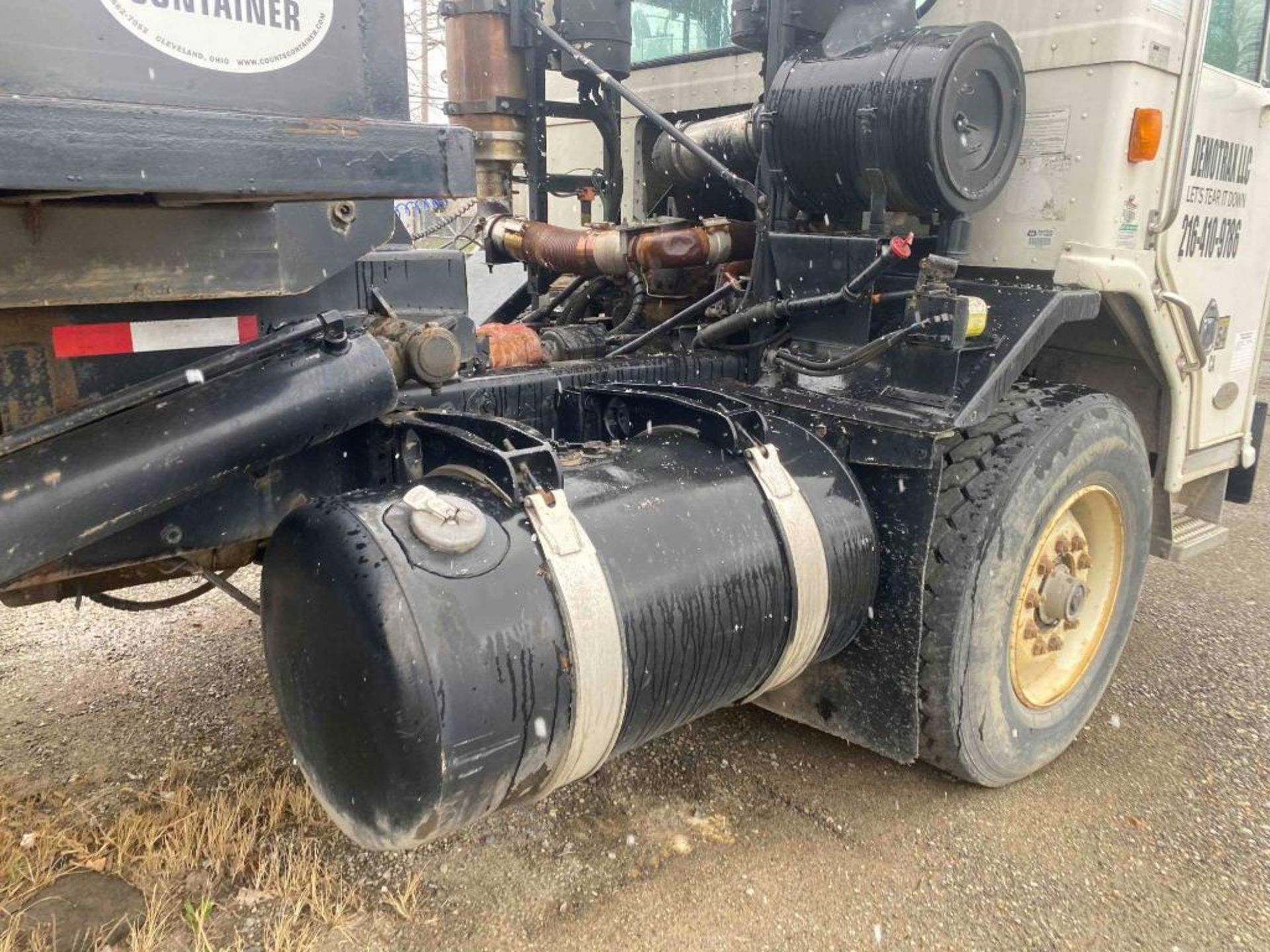 1999 Peterbilt 320 Rolloff Truck - Image 5 of 17