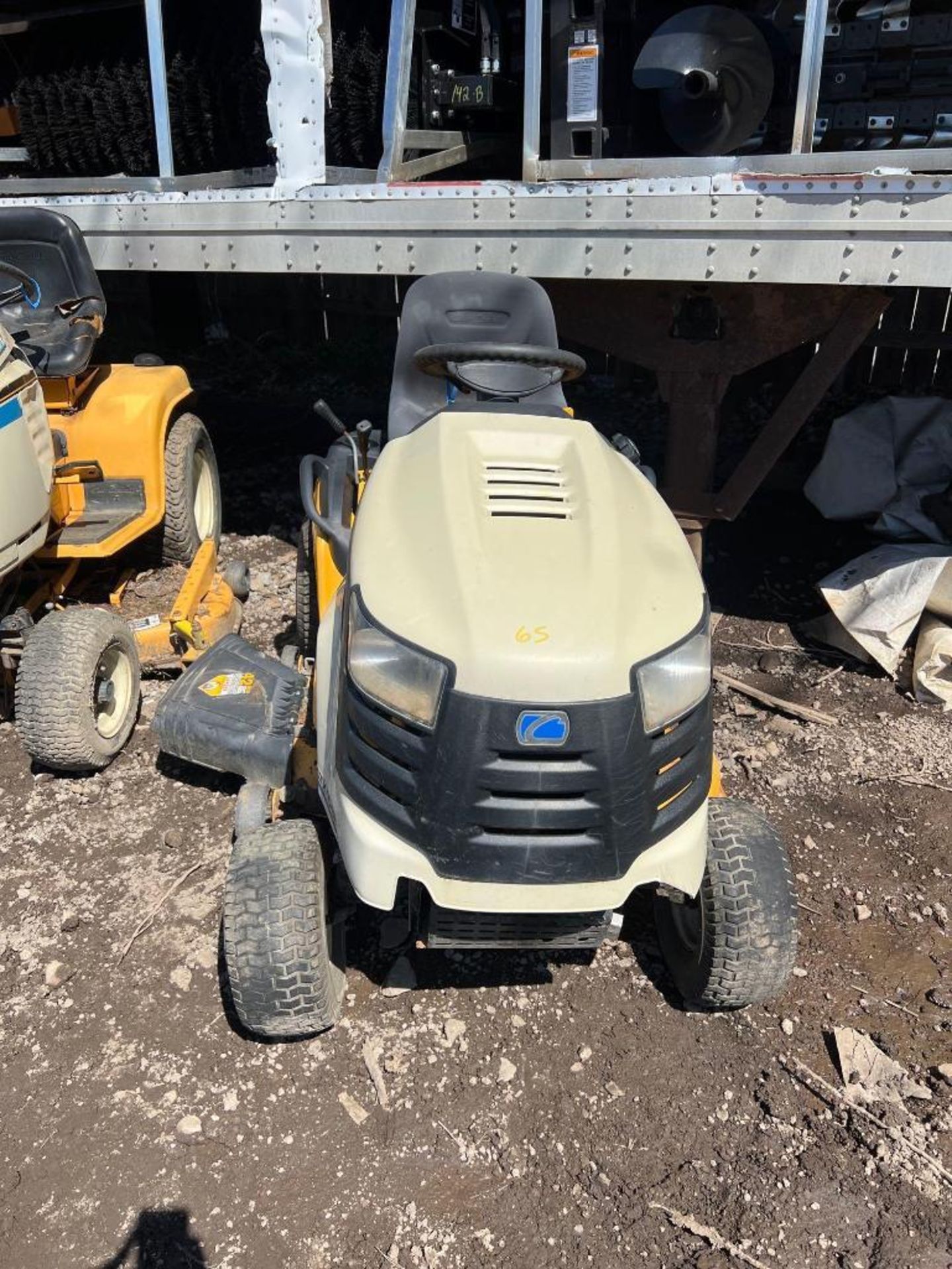 Cub Cadet LTX 1042 Riding Lawn-Mower - Image 3 of 4