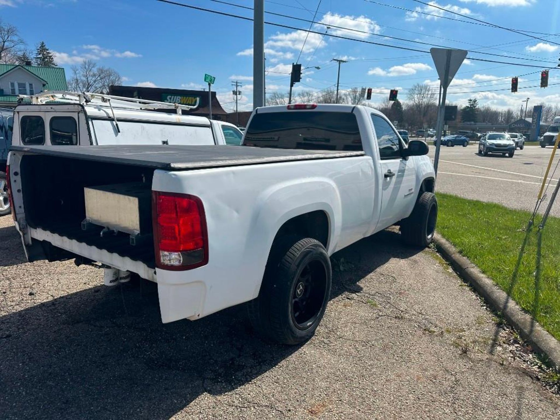 2008 GMC Sierra Pickup Truck (located off-site, please read description) - Image 5 of 11