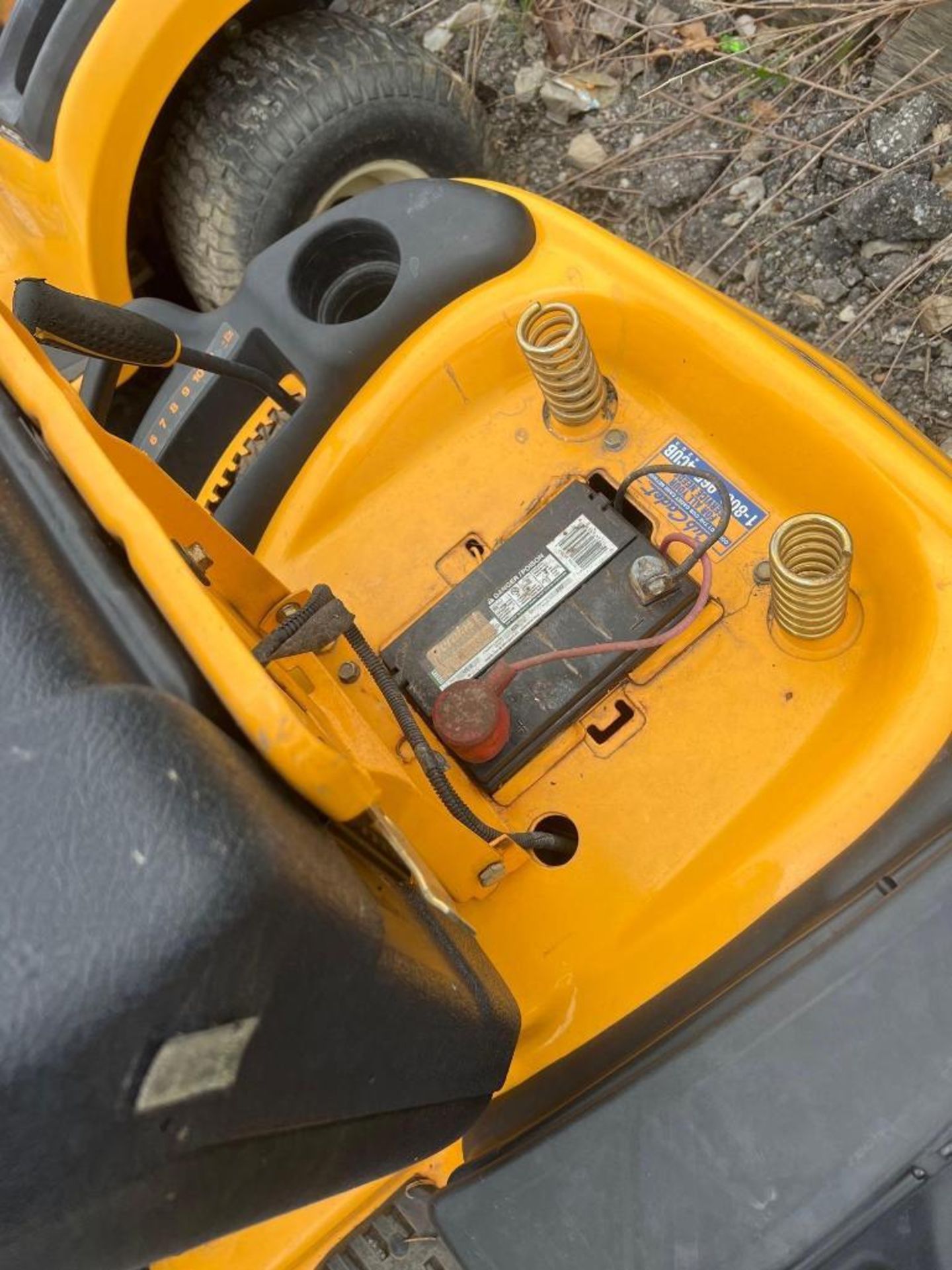 Cub Cadet LTX 1050 - Image 5 of 5