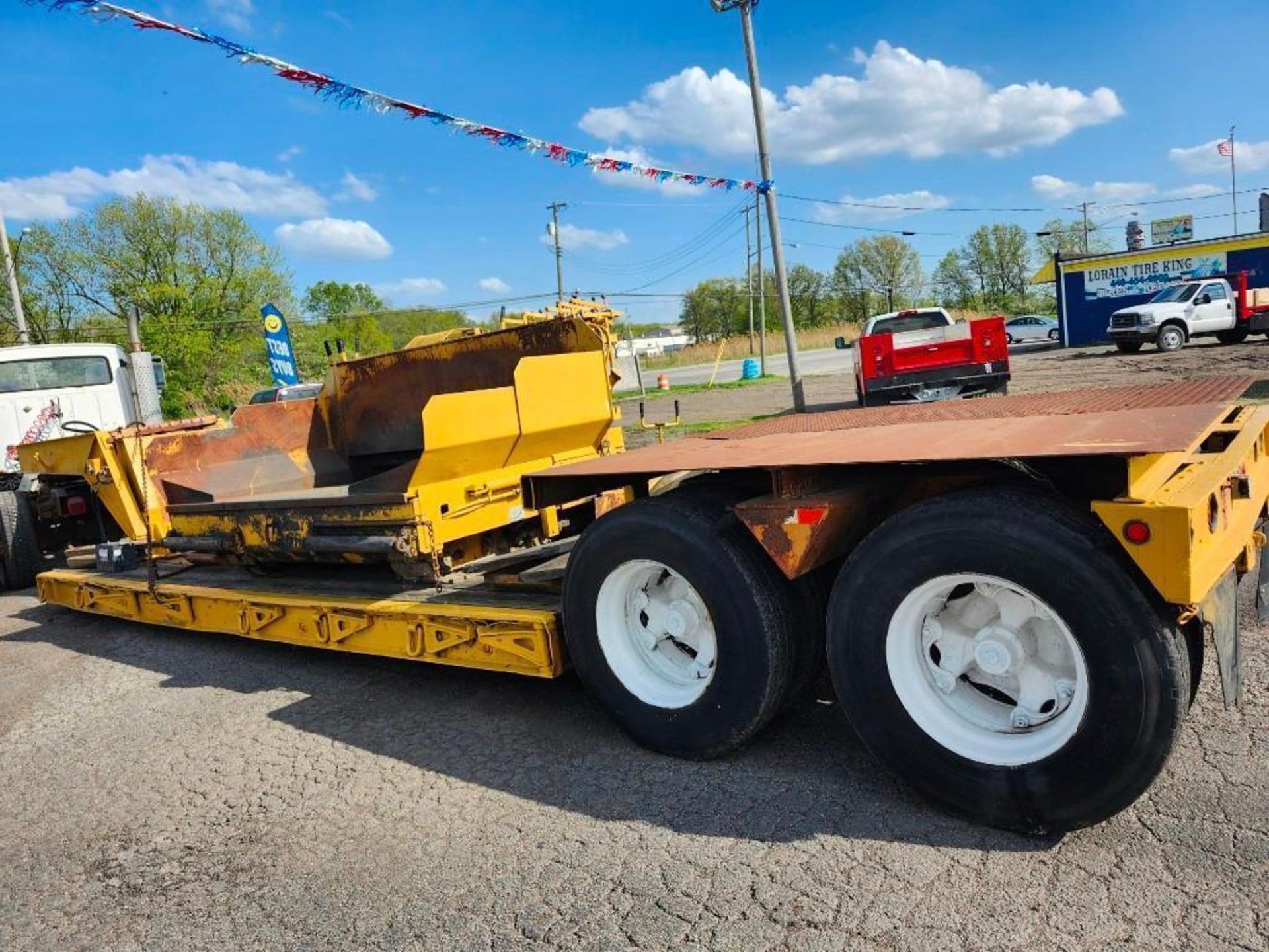 1994 Ford LN8000 Truck WITH Trailer (located off-site, please read description) - Image 8 of 9