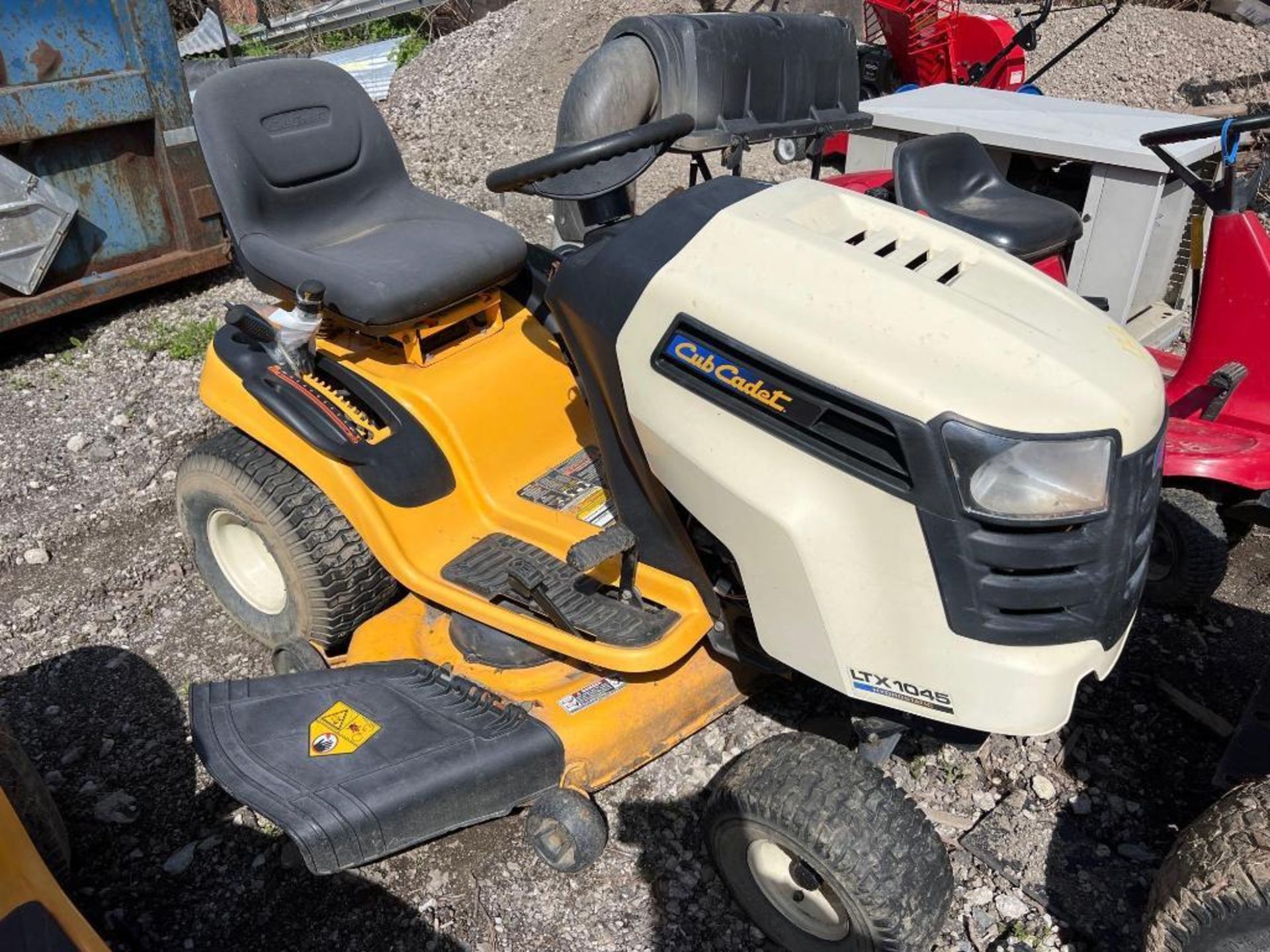 Cub Cadet LTX 1045 Riding Lawn-Mower