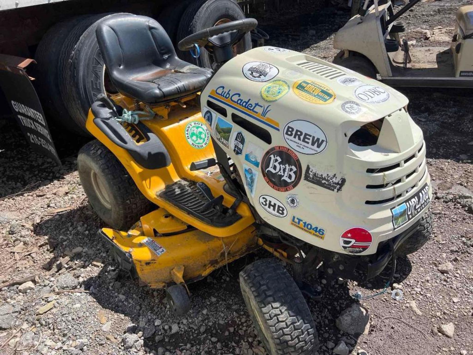 Cub Cadet LT1046 Riding Lawn Mower