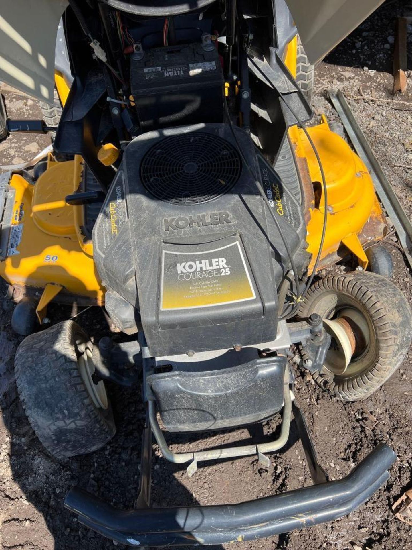 Cub Cadet Super LT1550 Riding Lawn-Mower - Image 4 of 5