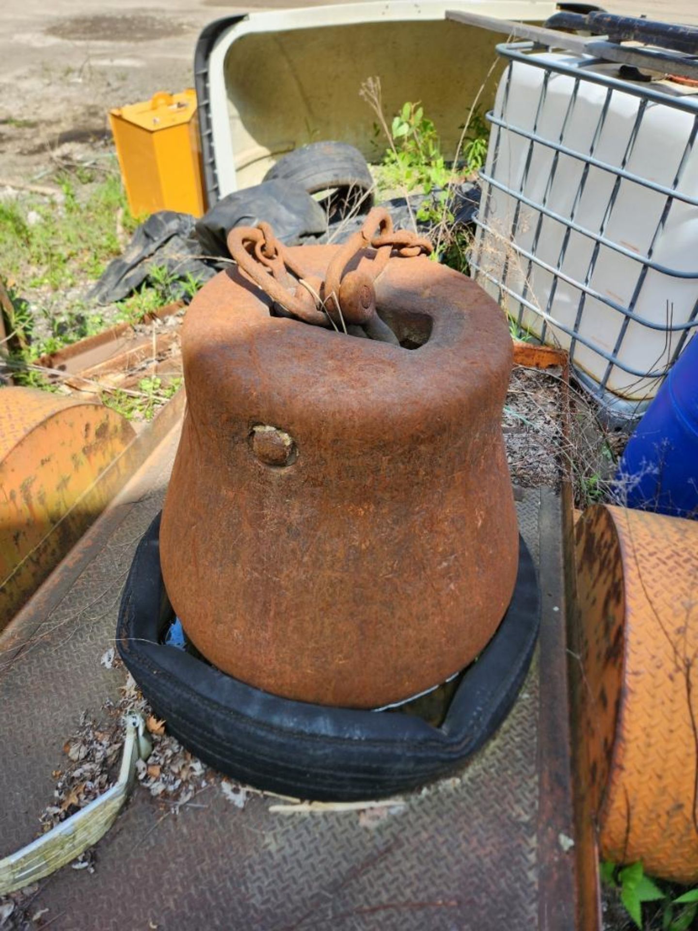 4000 Pound Wrecking Ball (located off-site, please read description) - Image 2 of 4