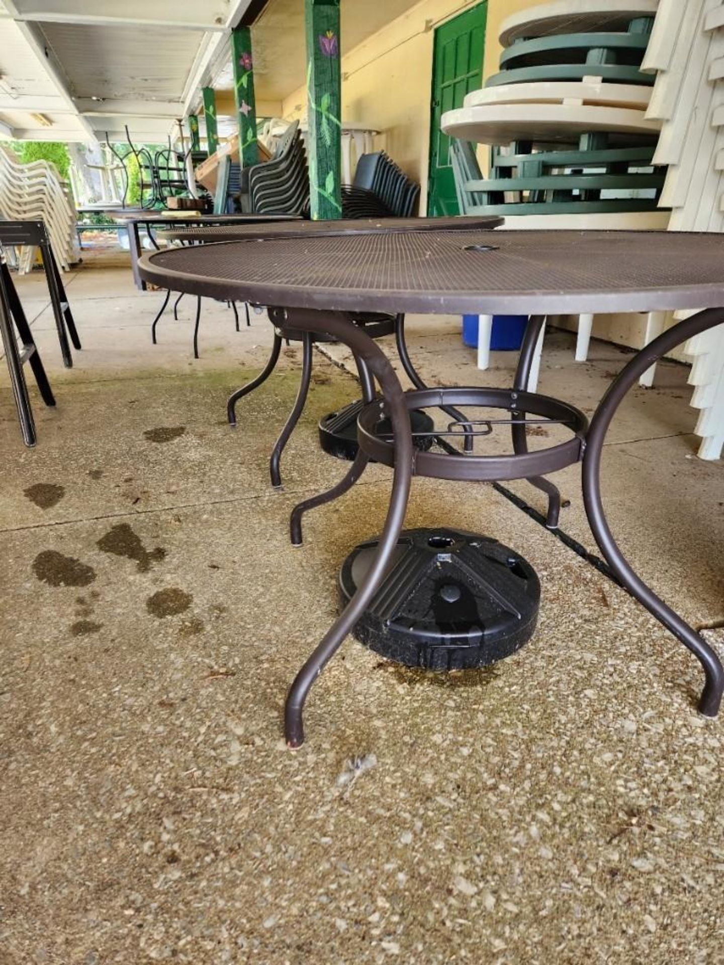 (2) Matching 42" Hampton Bay Round Metal Outdoor Patio Tables w/ Umbrella Bases (located off-site, - Bild 3 aus 3