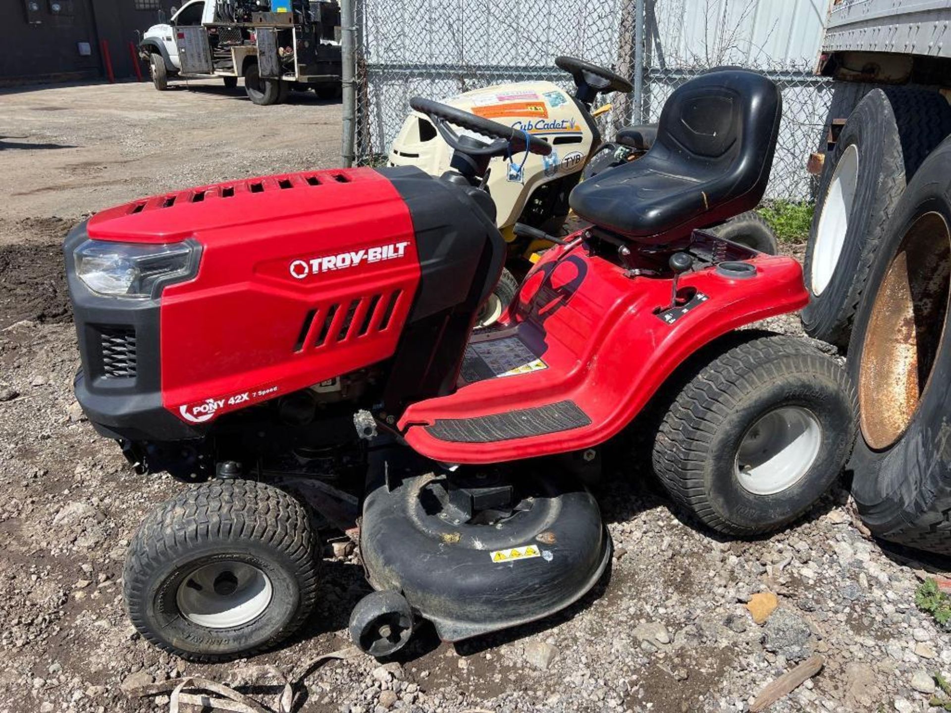 Troy-Bilt Pony 42x Riding Lawn Mower - Image 2 of 4