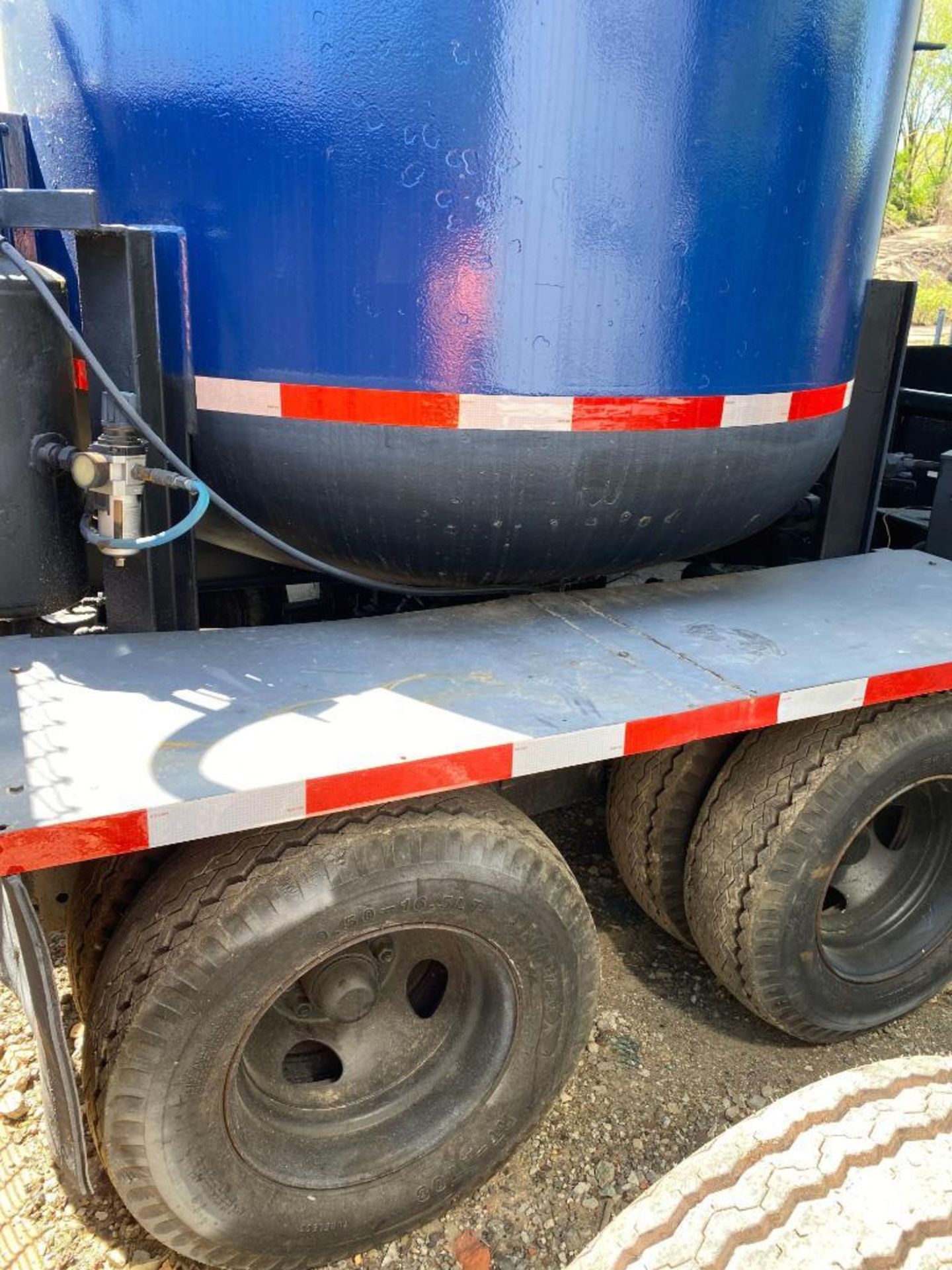 Dual Tandem Blasting Trailer (located offsite-please read full description) - Image 5 of 6